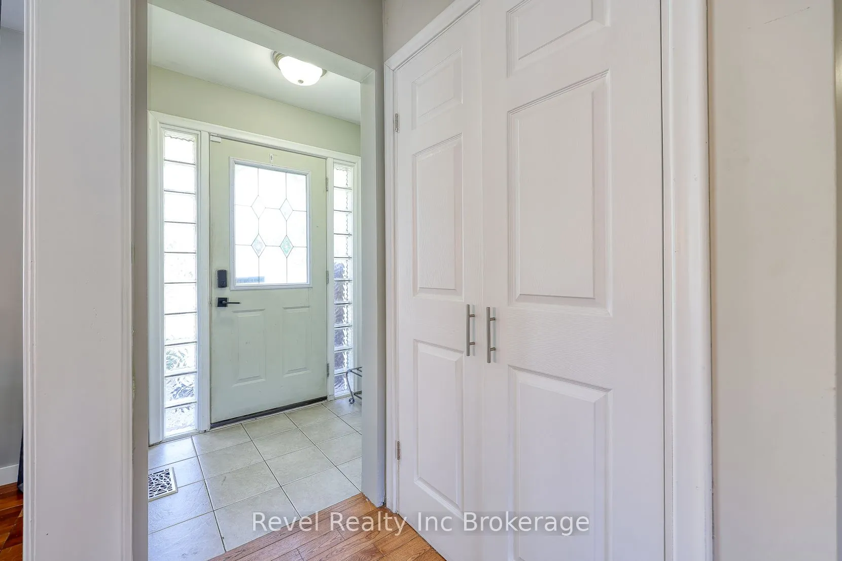 82 Bee Street
