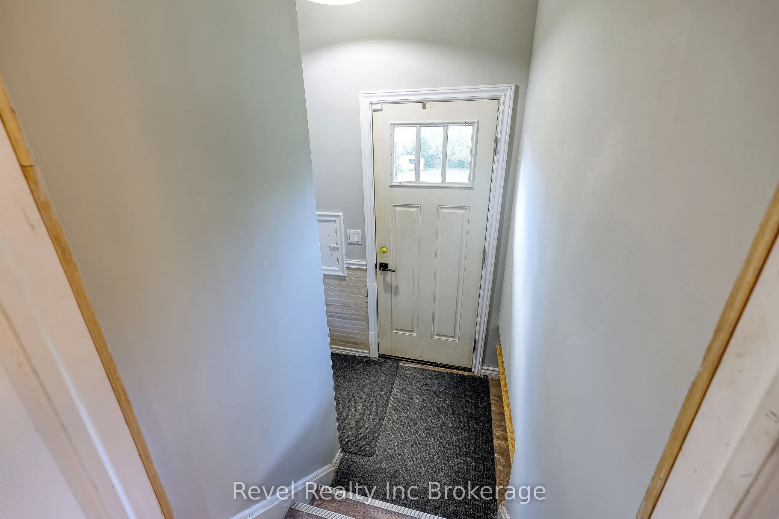 82 Bee Street