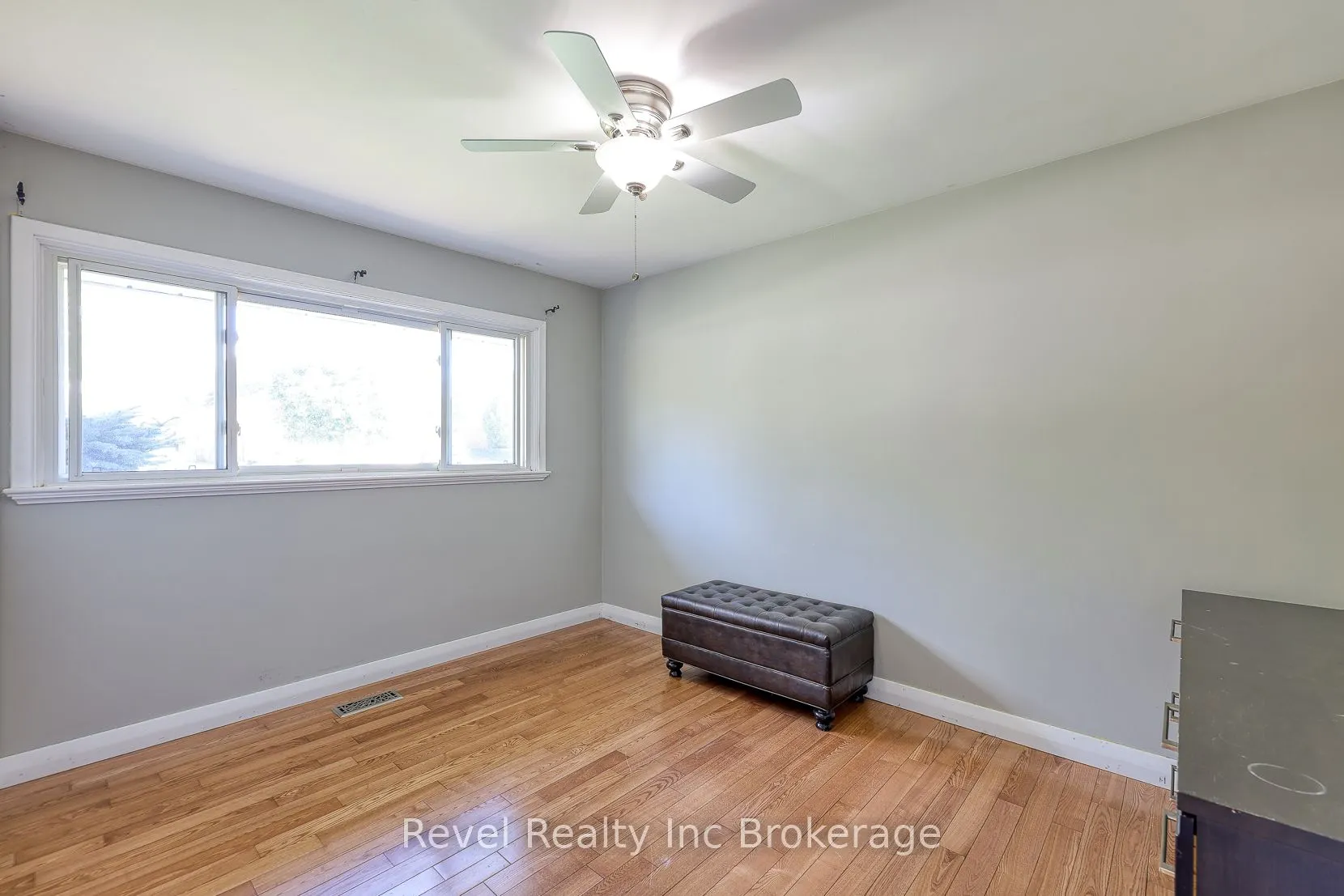 82 Bee Street