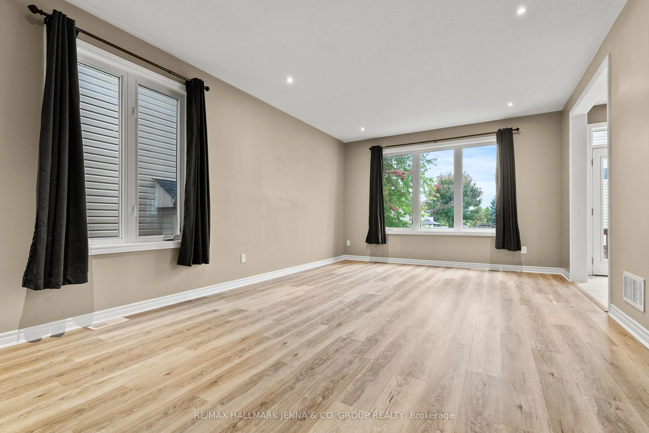 326 Gallantry Way