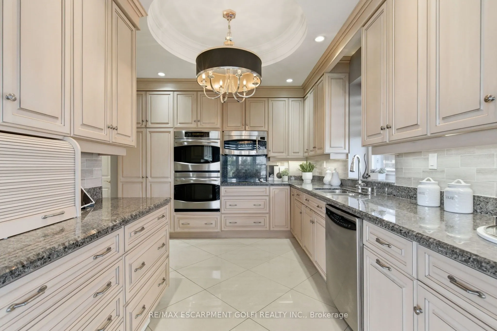 174 MOUNTAIN PARK Avenue, #2W