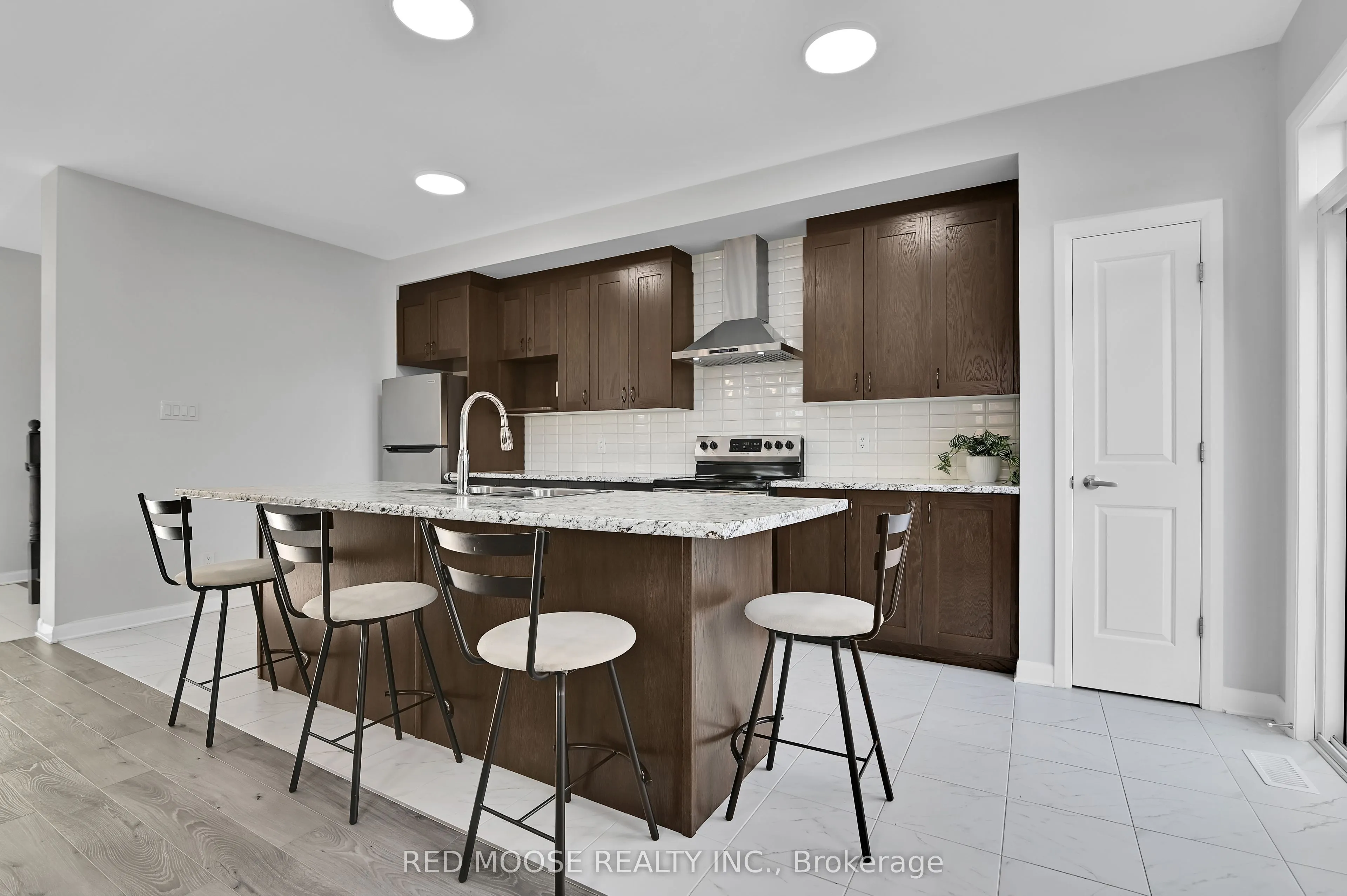833 Dynasty Street