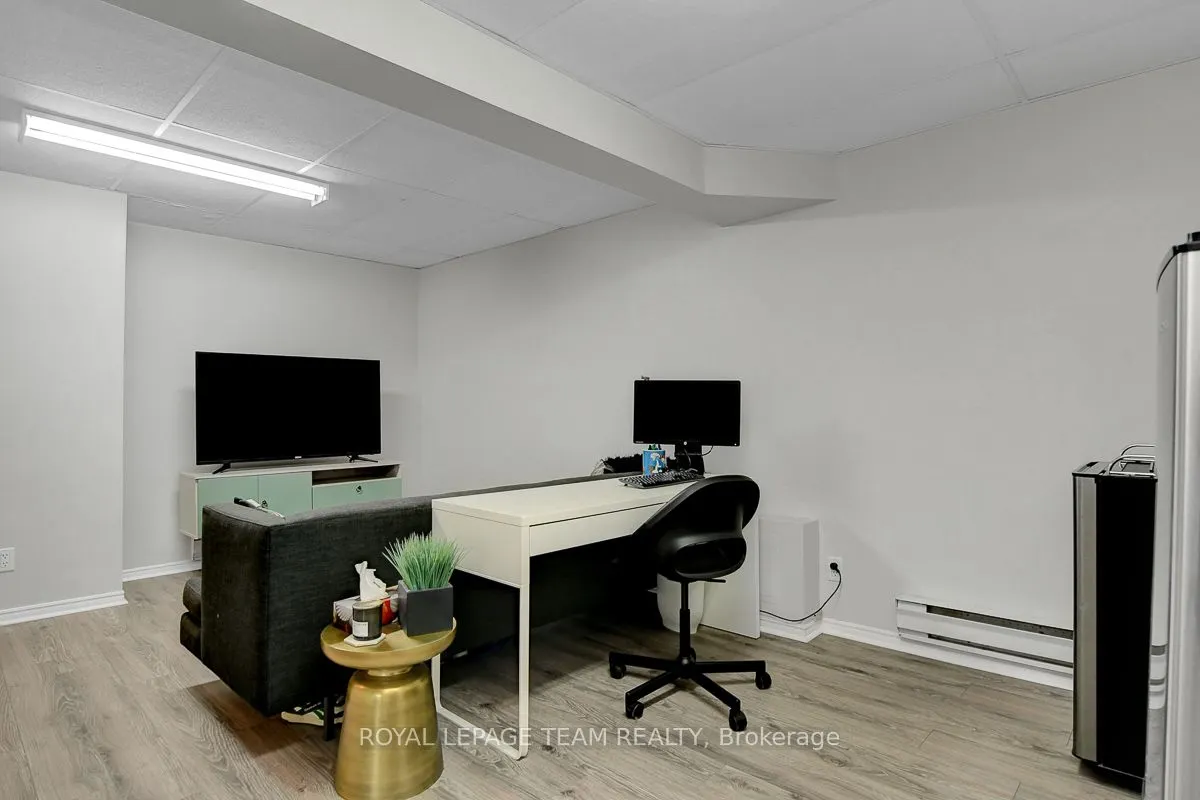1302 Alness Court, #15