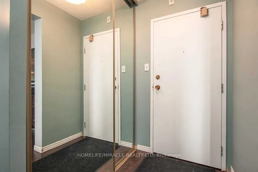 375 King Street, #903