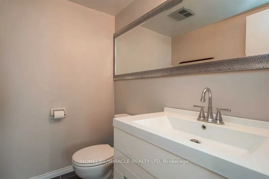 375 King Street, #903