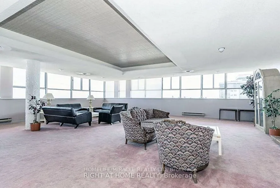 375 King Street, #903