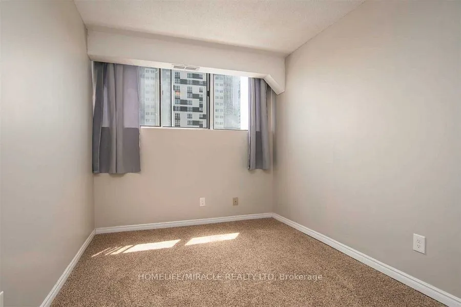 375 King Street, #903