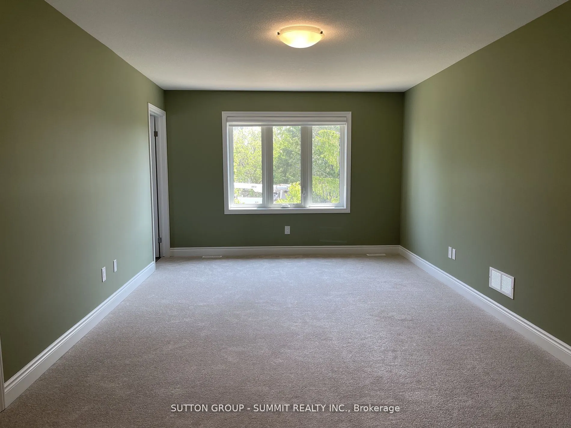 150 KNOTT Drive