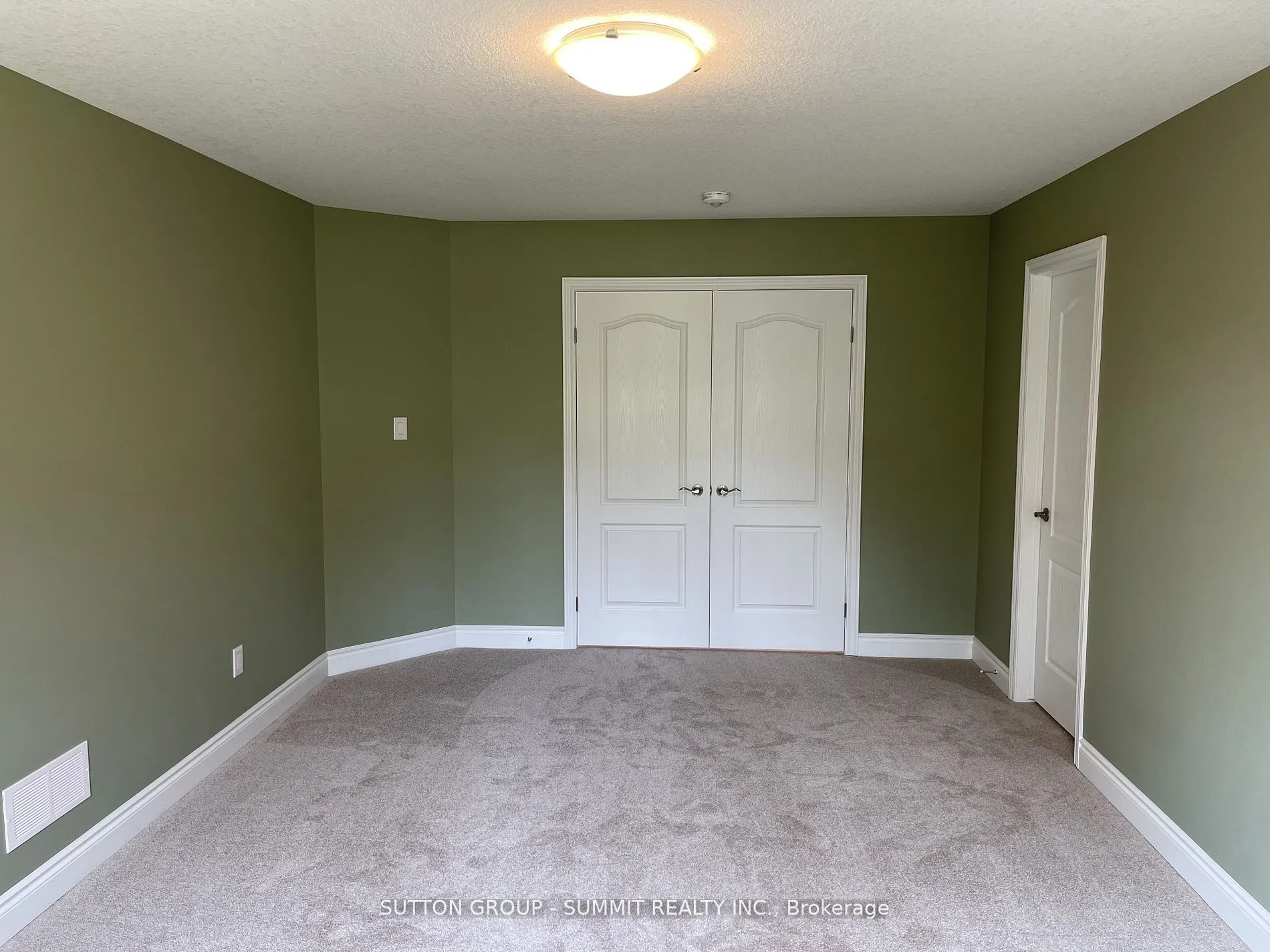 150 KNOTT Drive