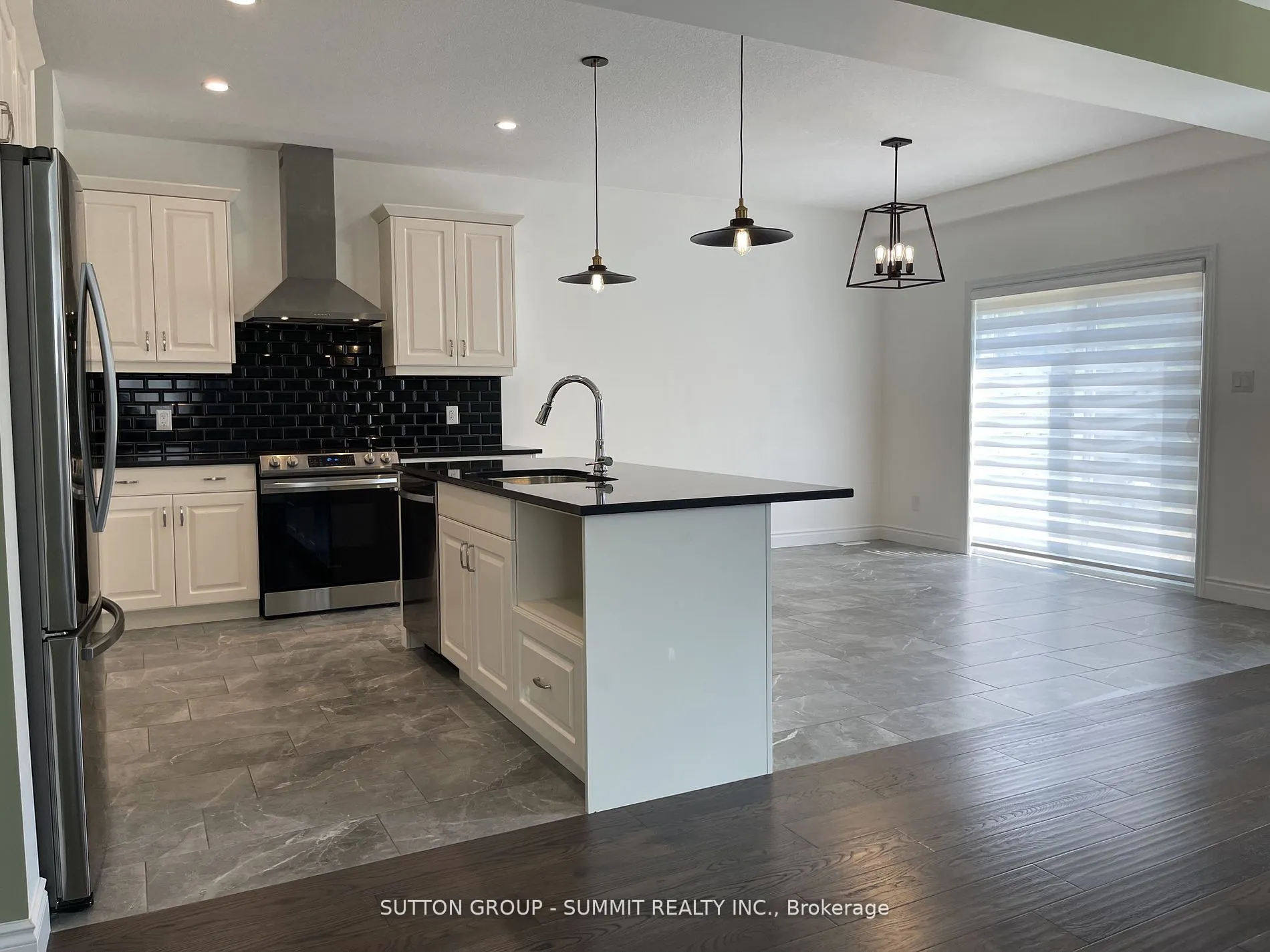 150 KNOTT Drive