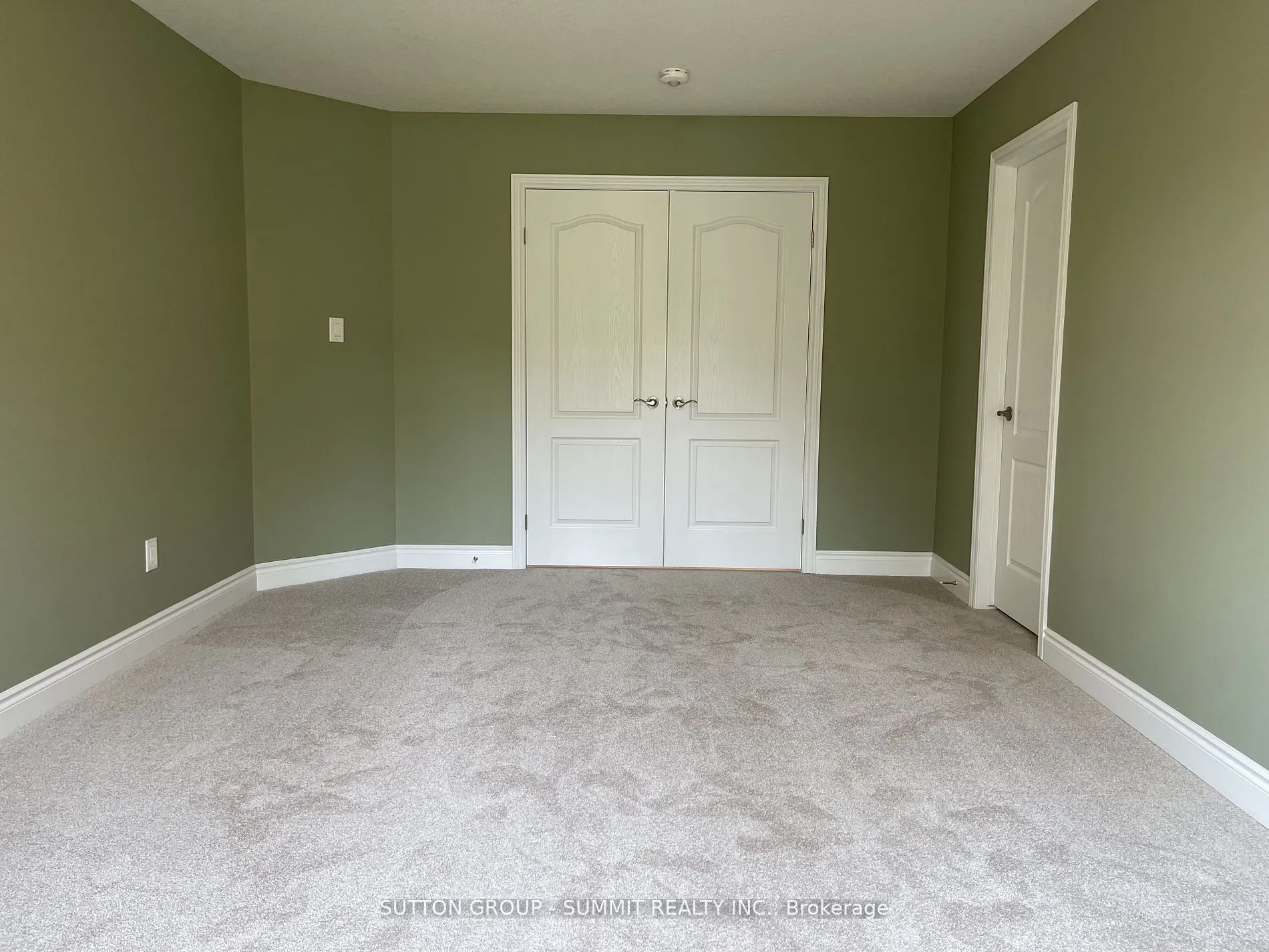150 KNOTT Drive