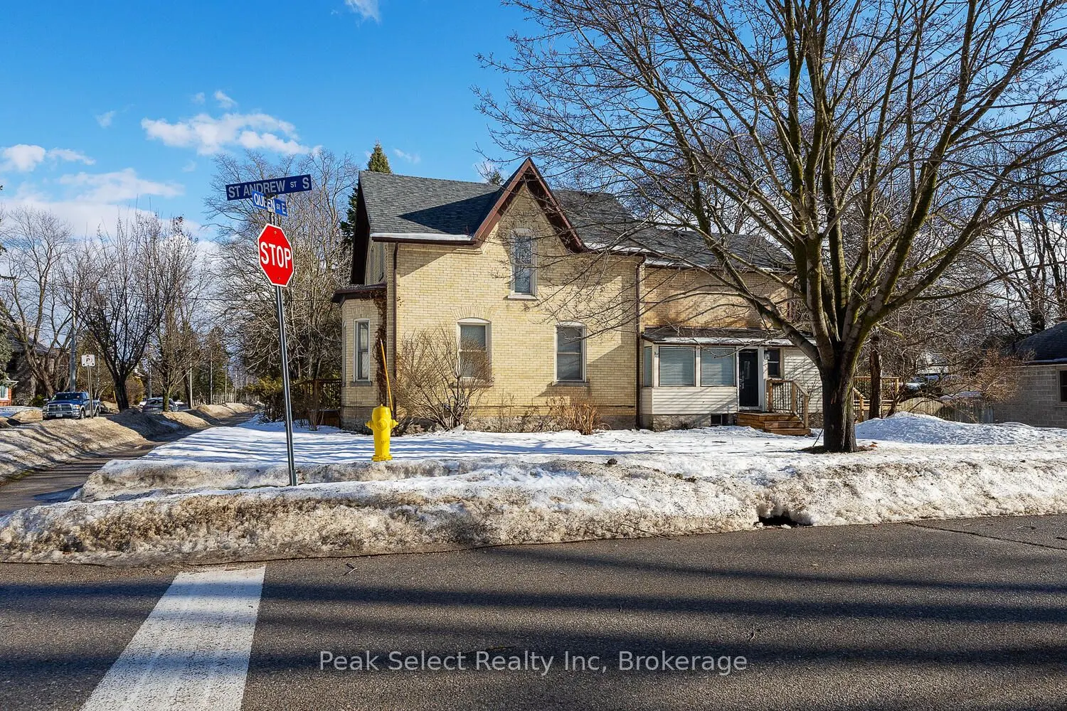 382 Queen Street E