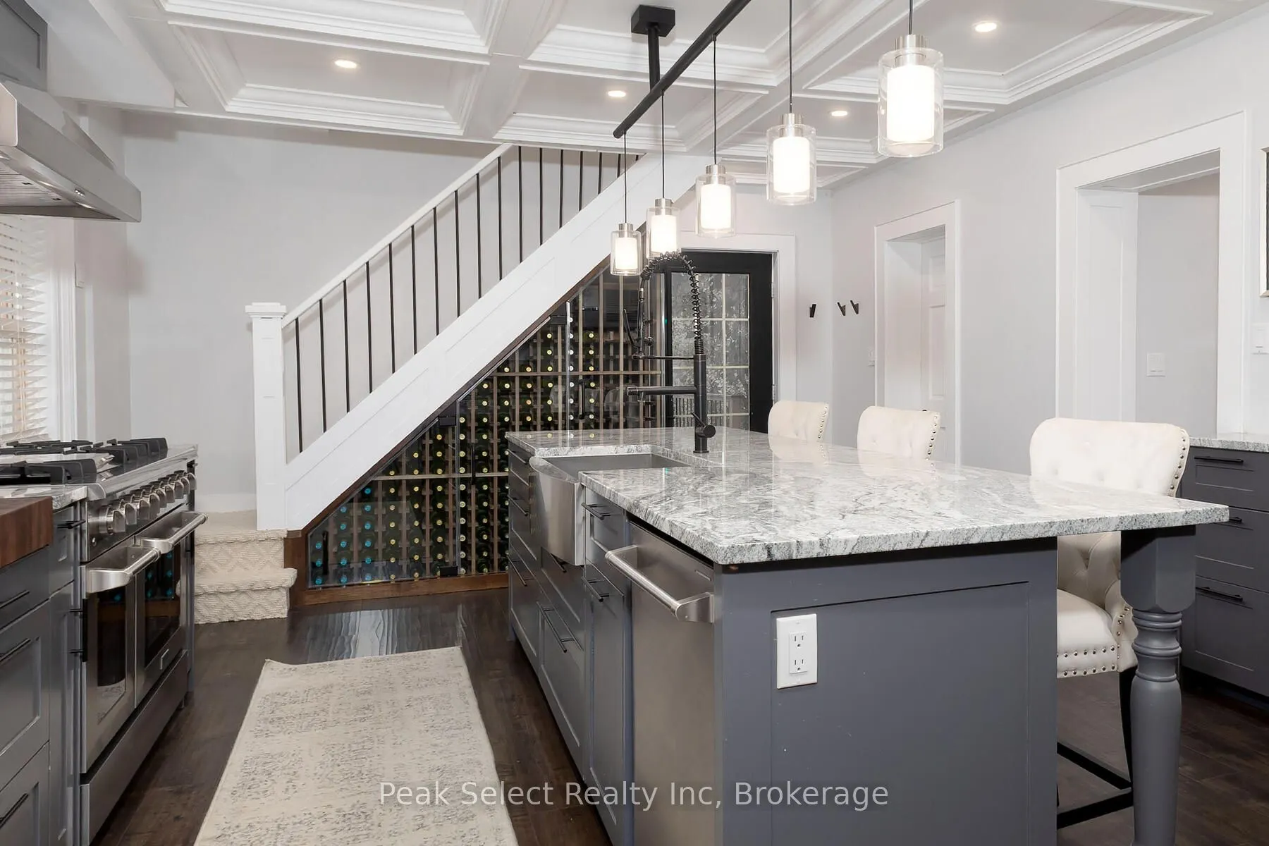 382 Queen Street E