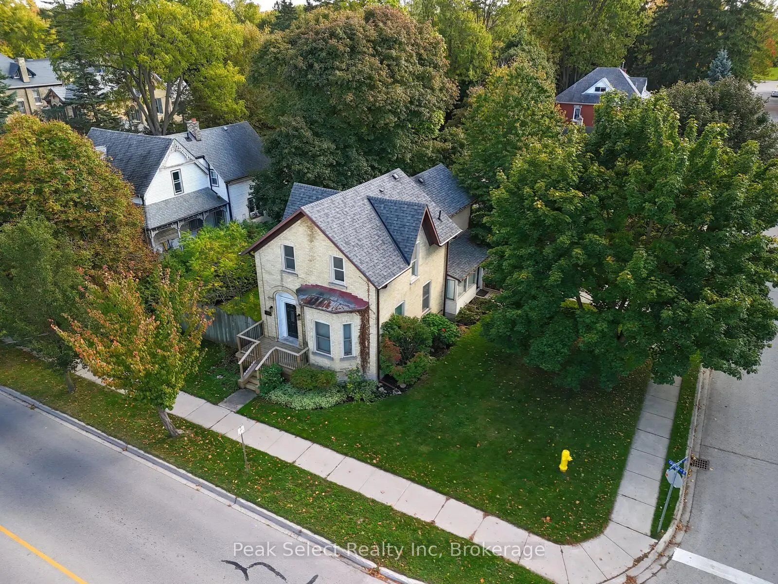 382 Queen Street E