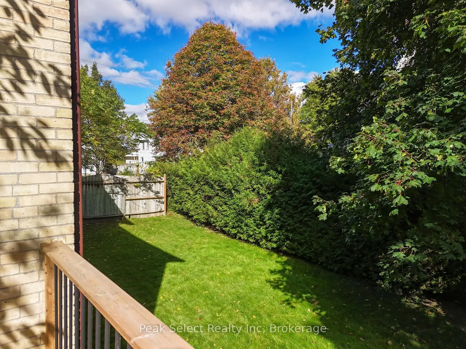 382 Queen Street E