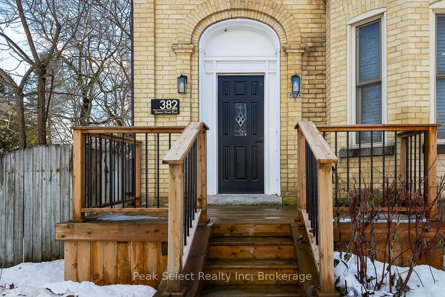 382 Queen Street E