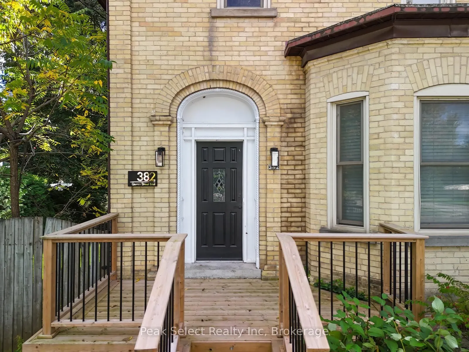 382 Queen Street E