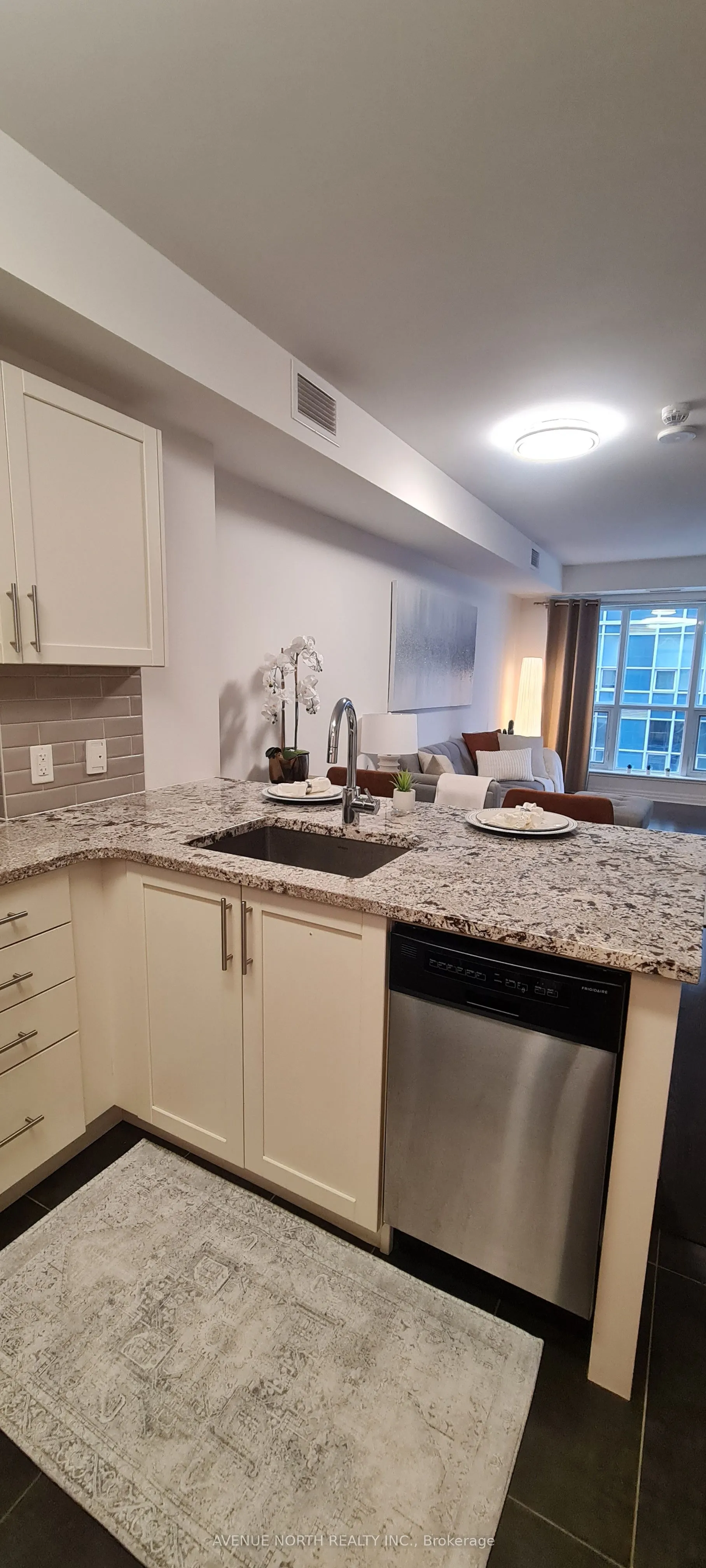 195 Besserer Street, #1106