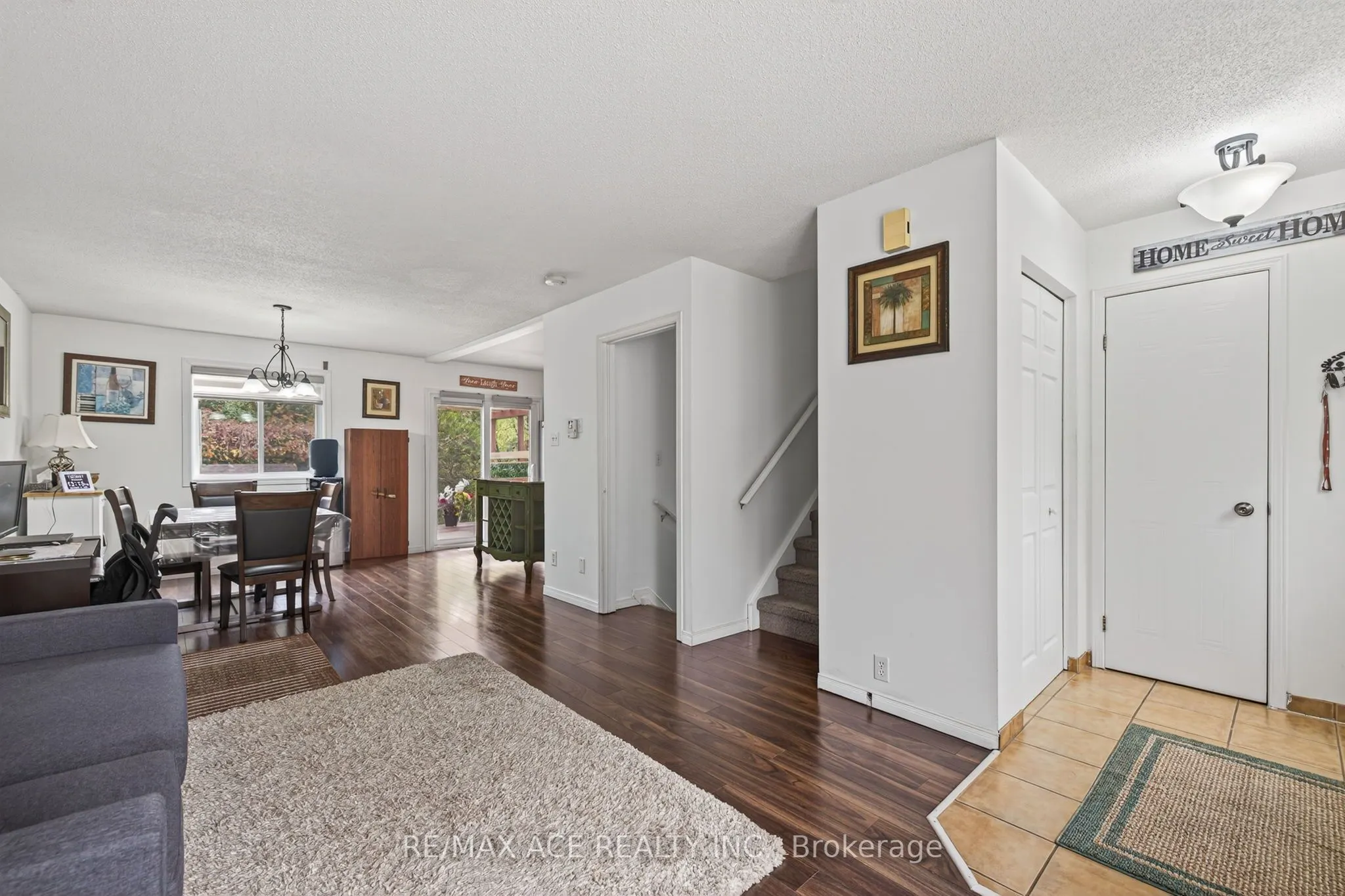 841 Deveron Crescent