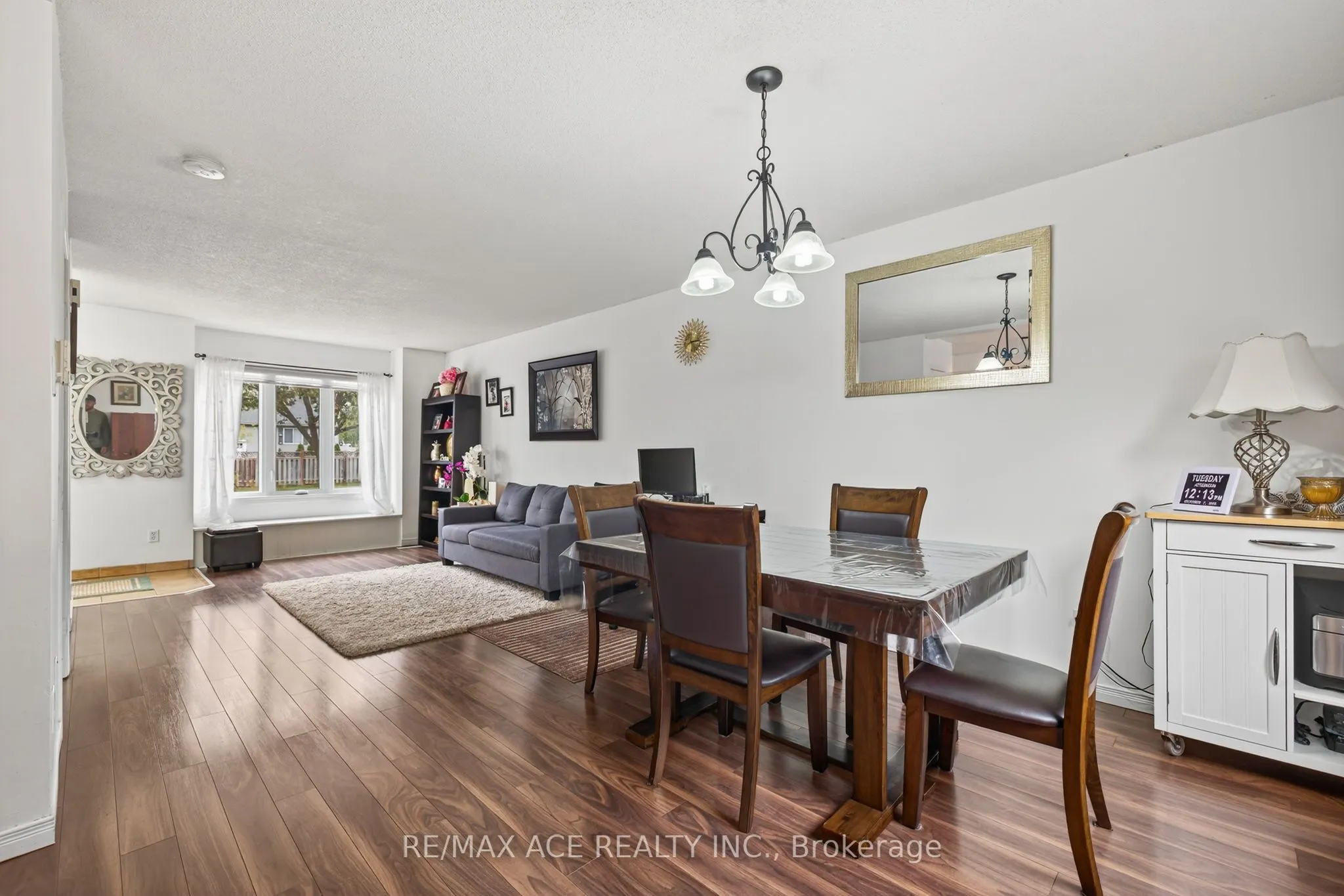 841 Deveron Crescent
