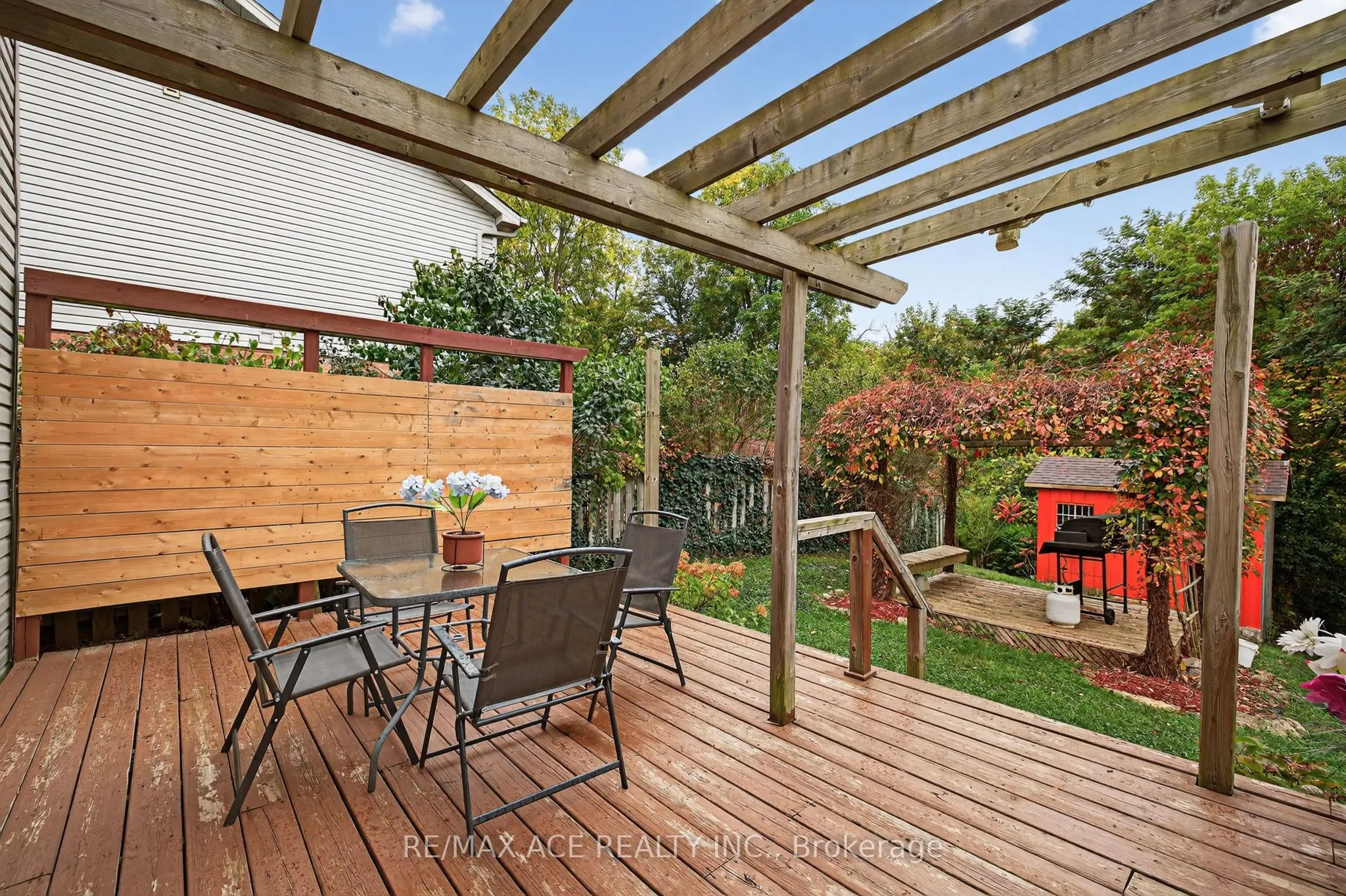 841 Deveron Crescent