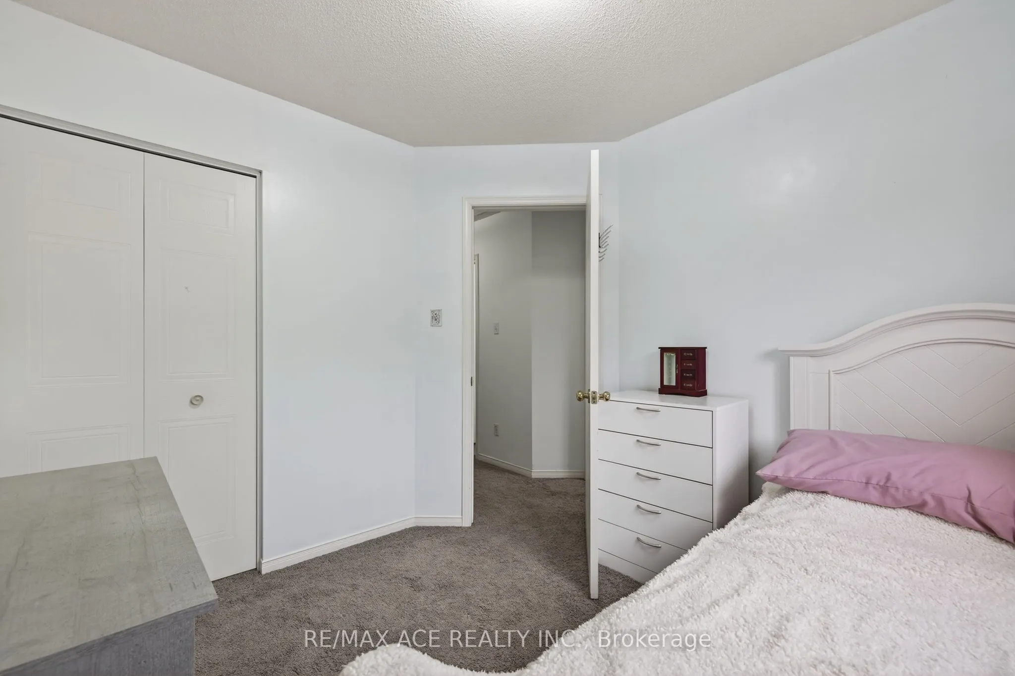 841 Deveron Crescent