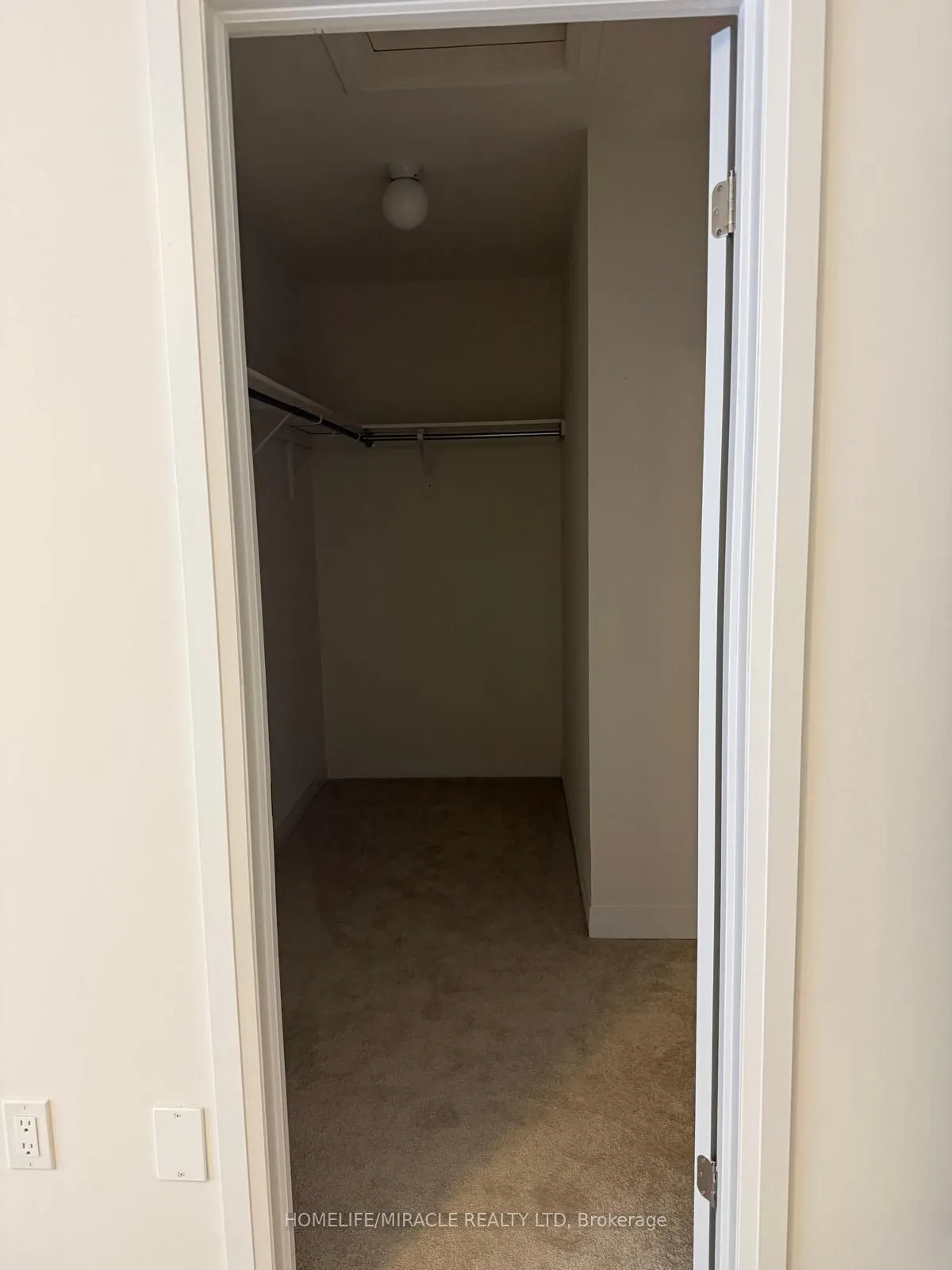 14 Tooker Drive W
