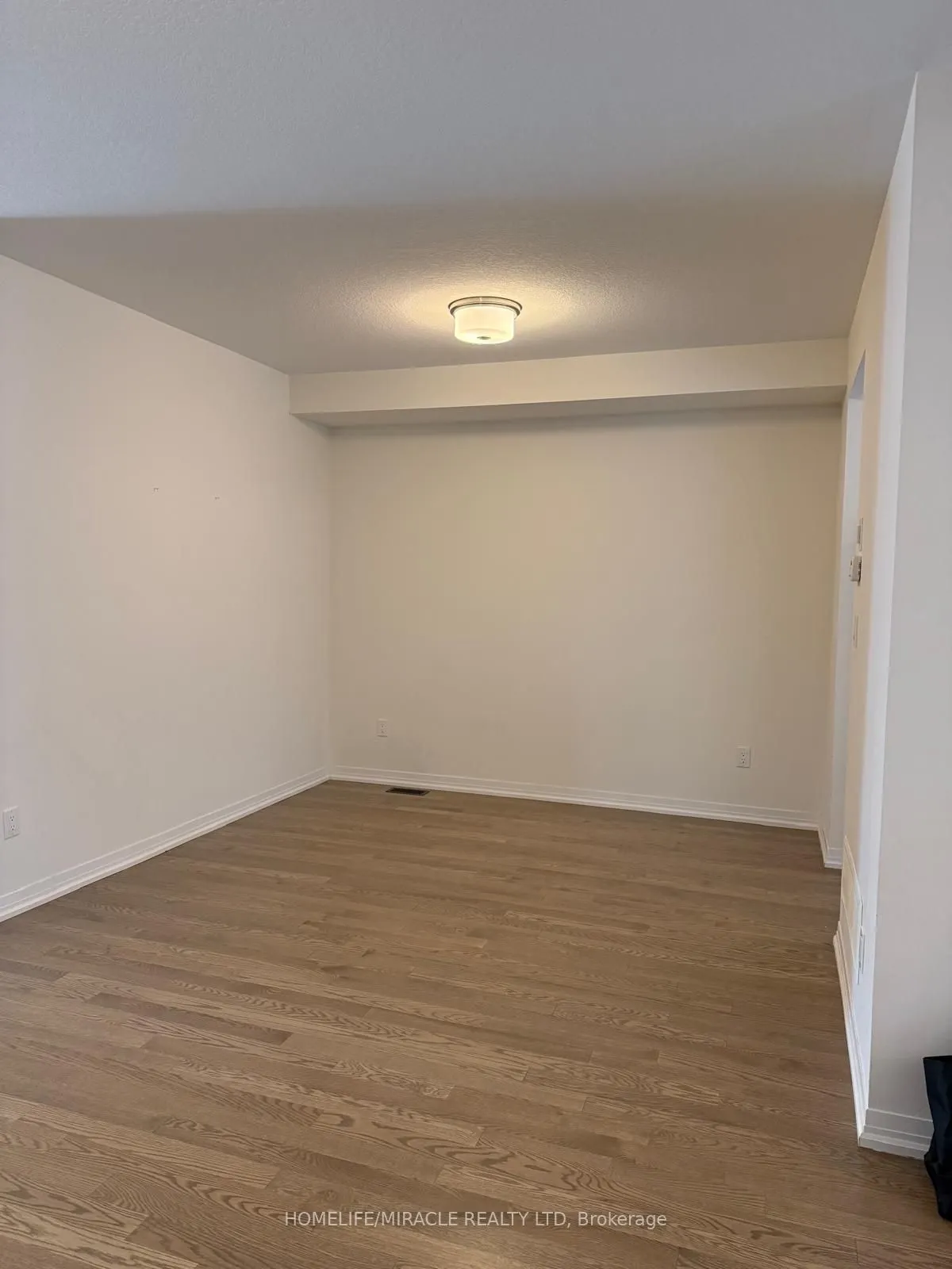 14 Tooker Drive W