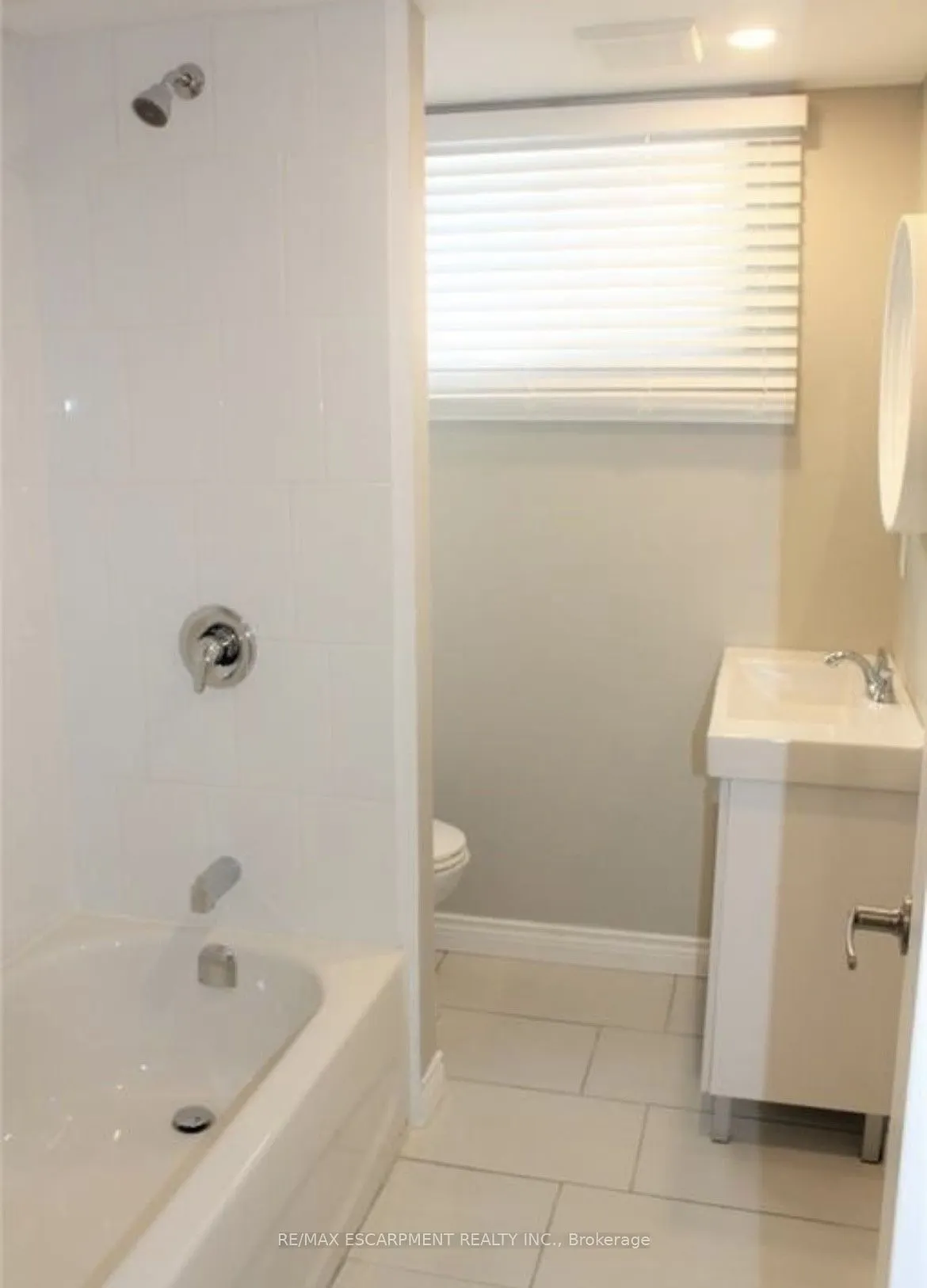 89 Regent Drive, #LOWER