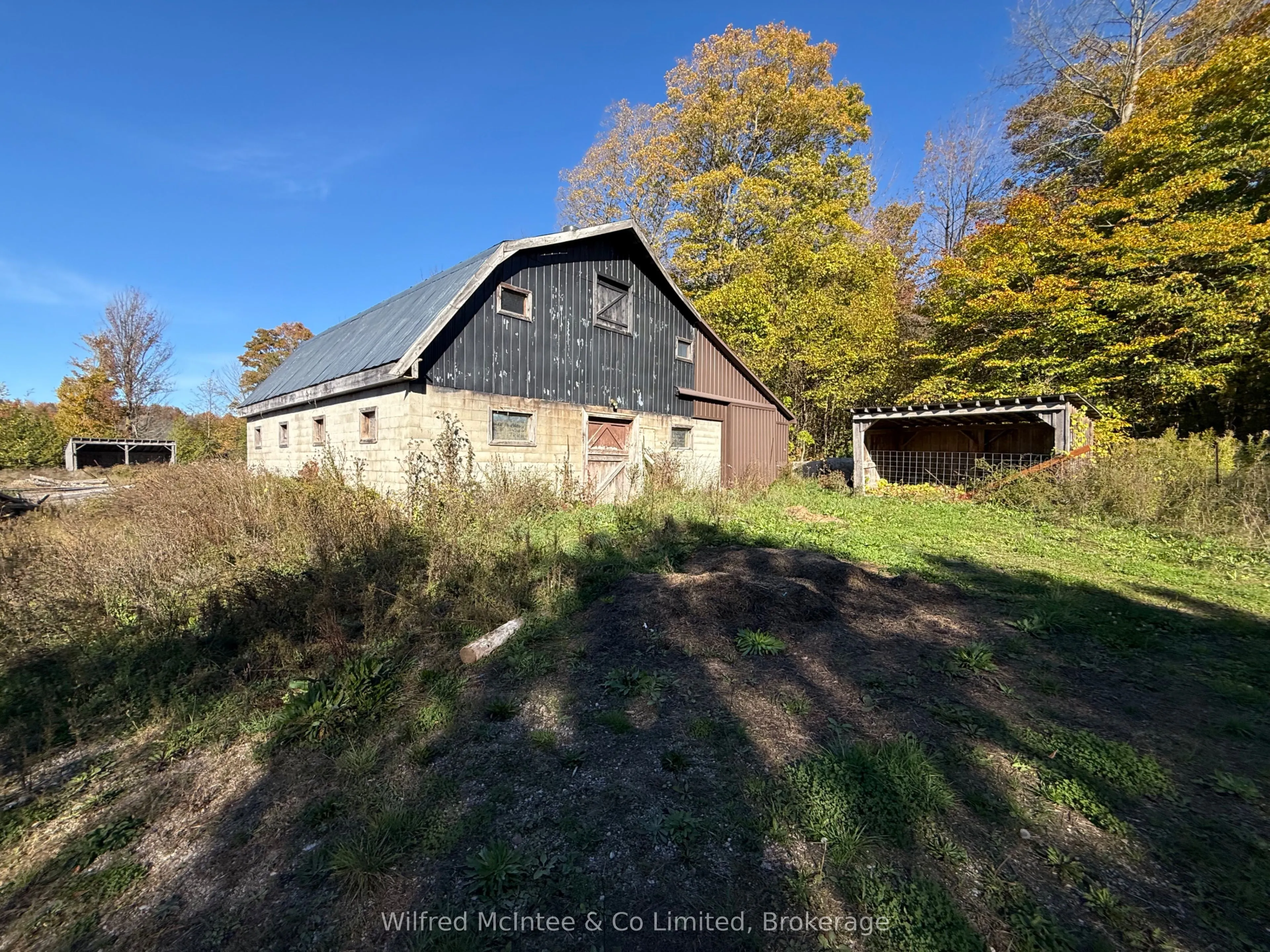 601597 Side Road 8 Road
