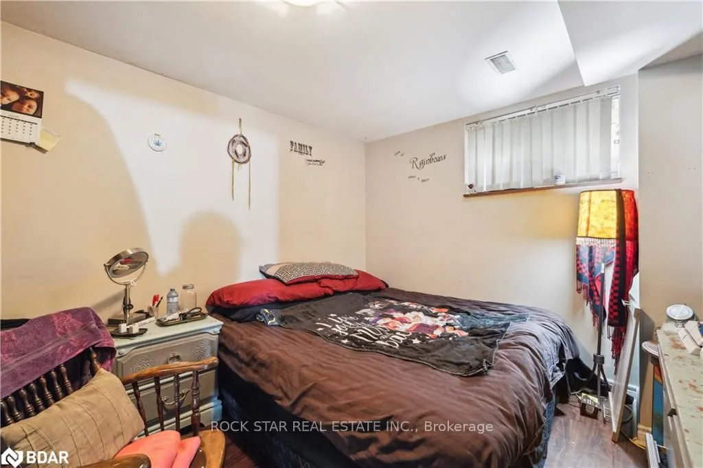 32 Hemlock Street