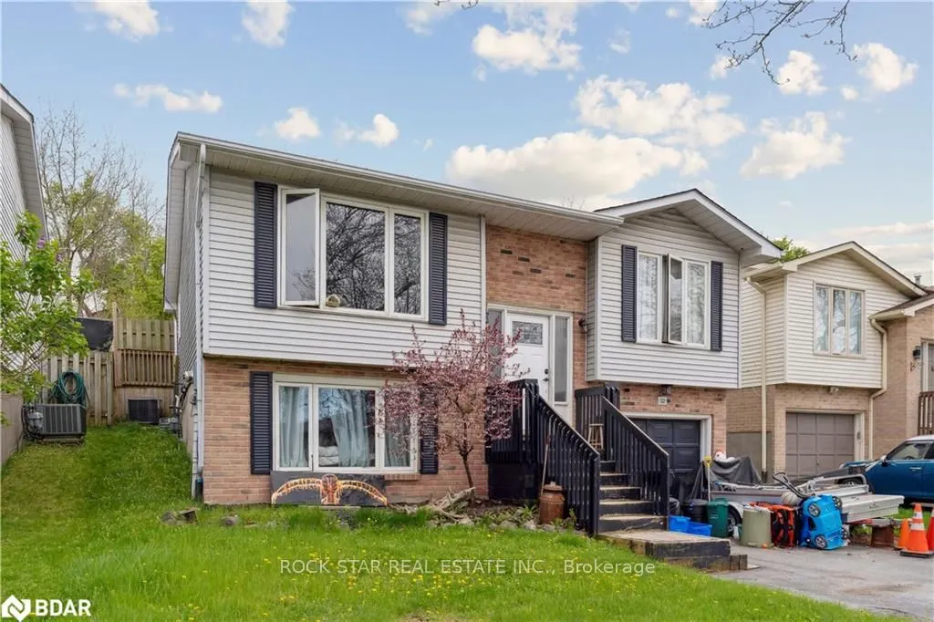32 Hemlock Street