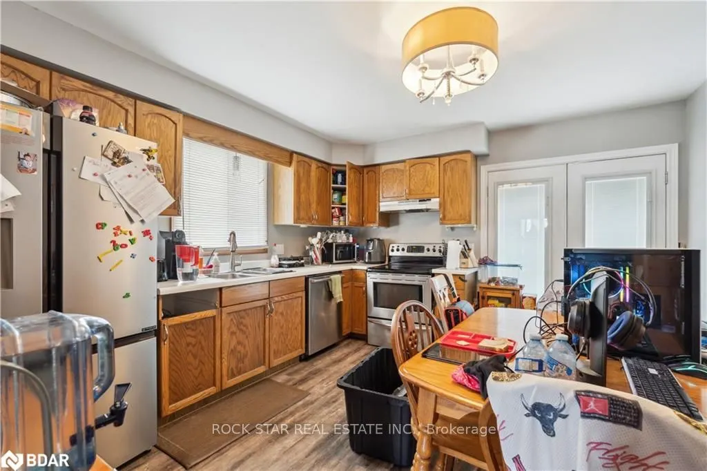 32 Hemlock Street