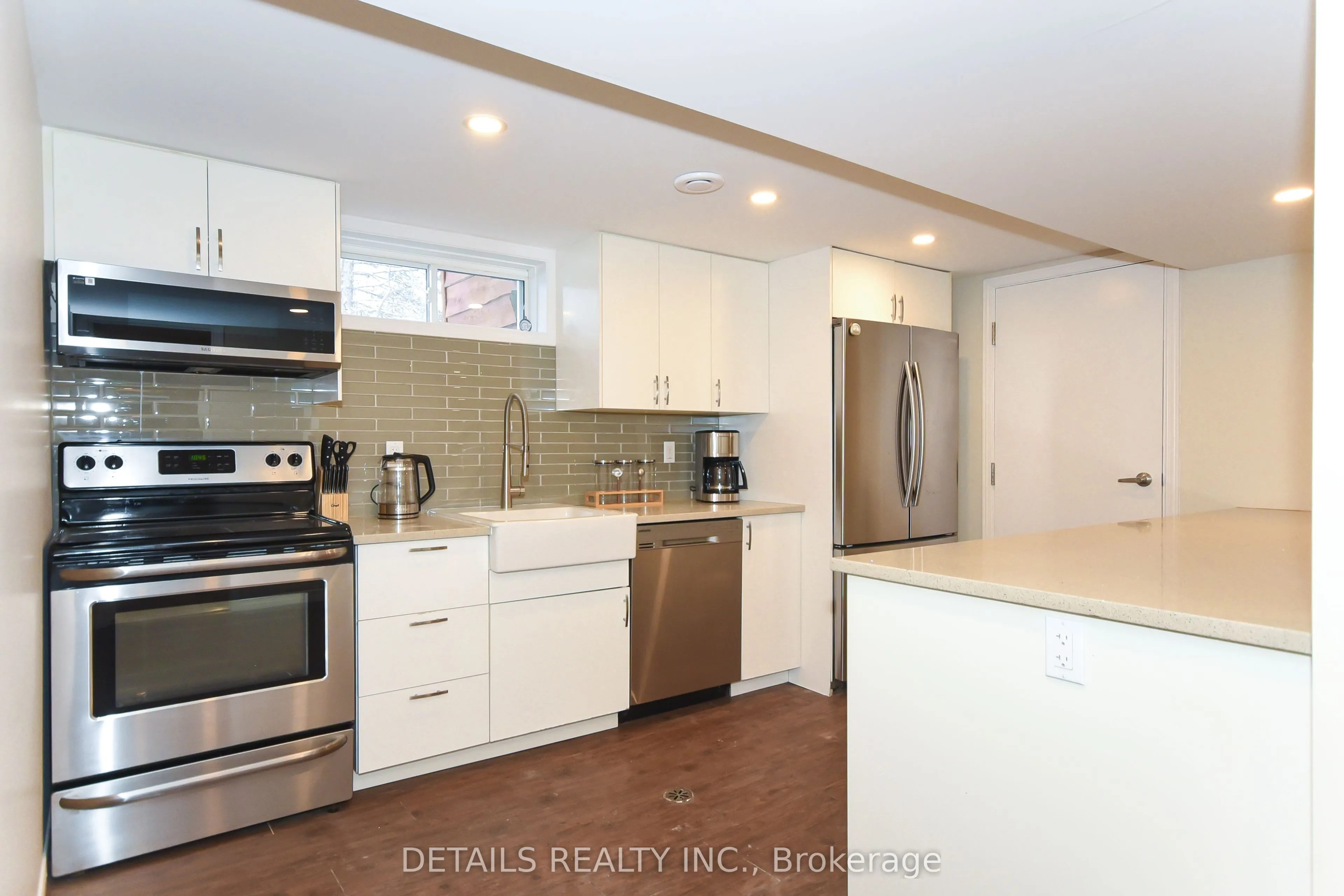 2176 Lambeth Walk, #B