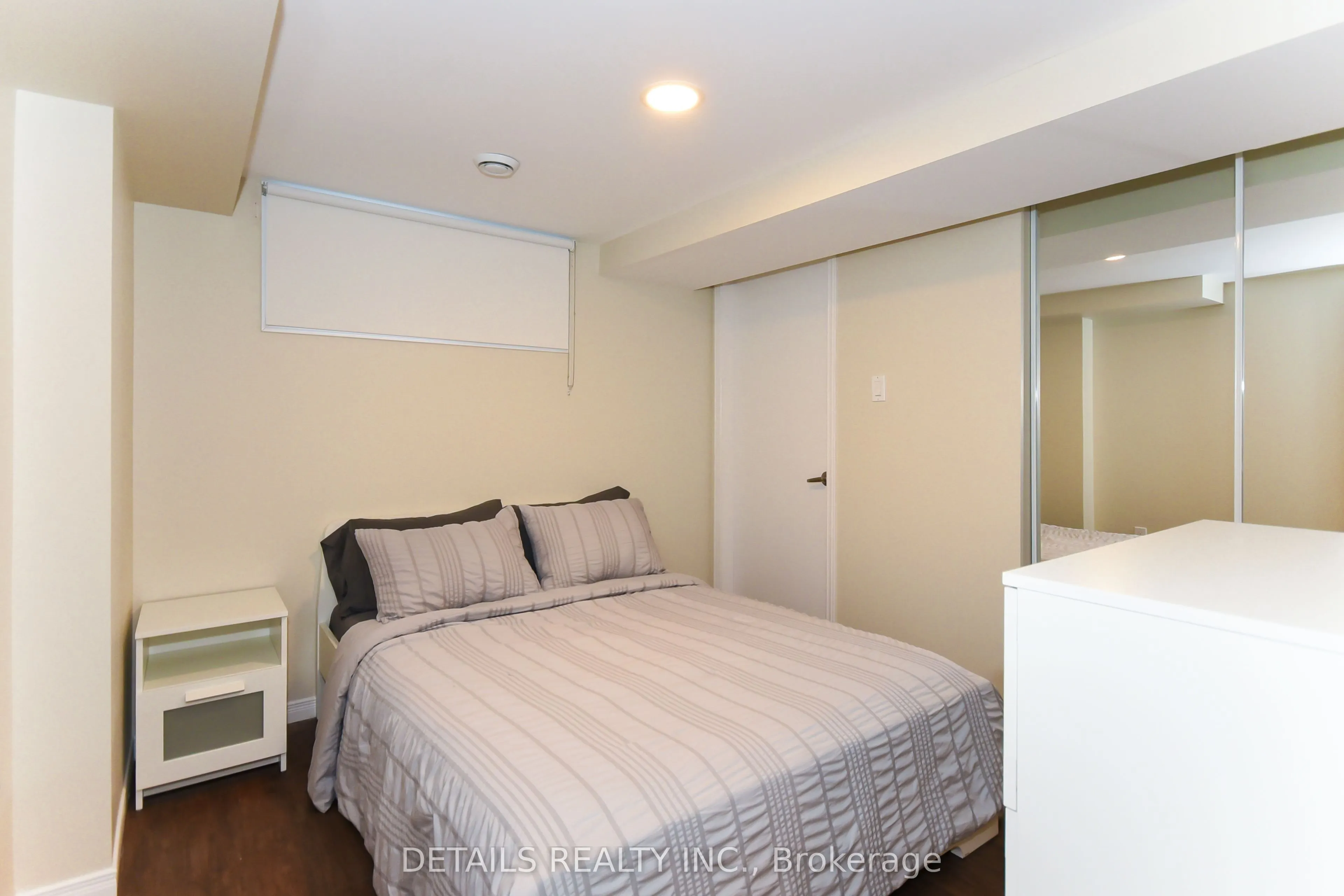 2176 Lambeth Walk, #B
