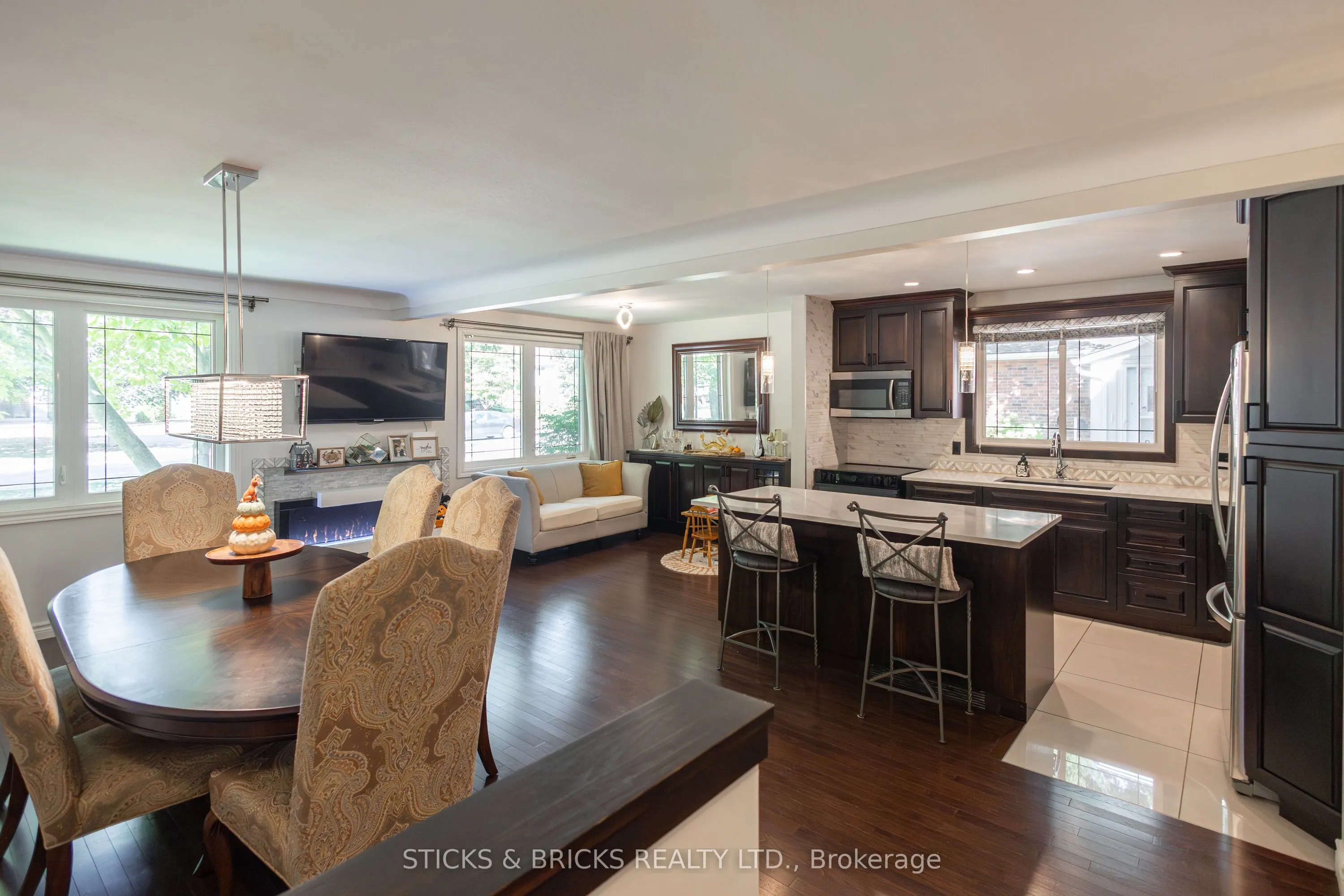 2530 Dorchester Road