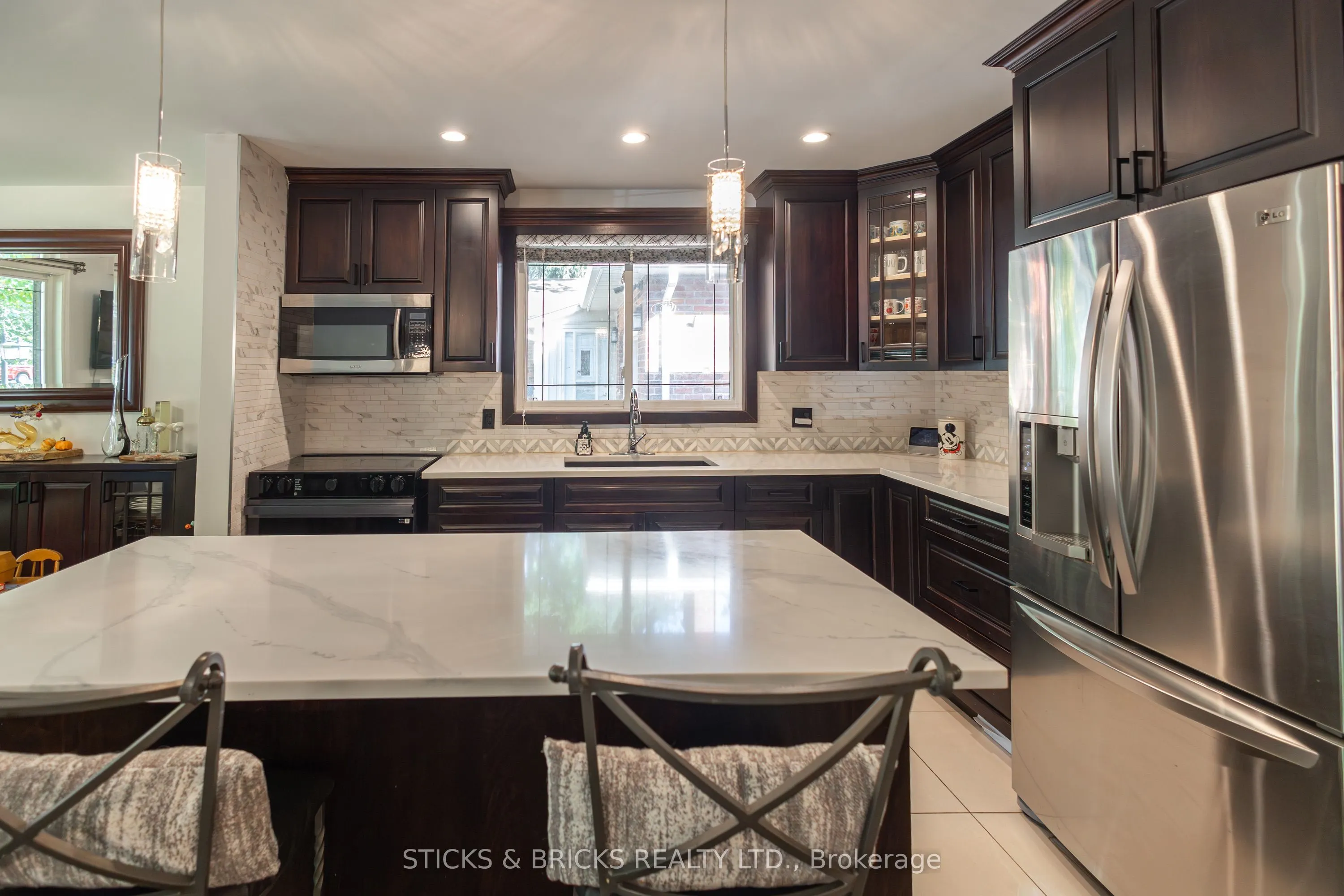 2530 Dorchester Road