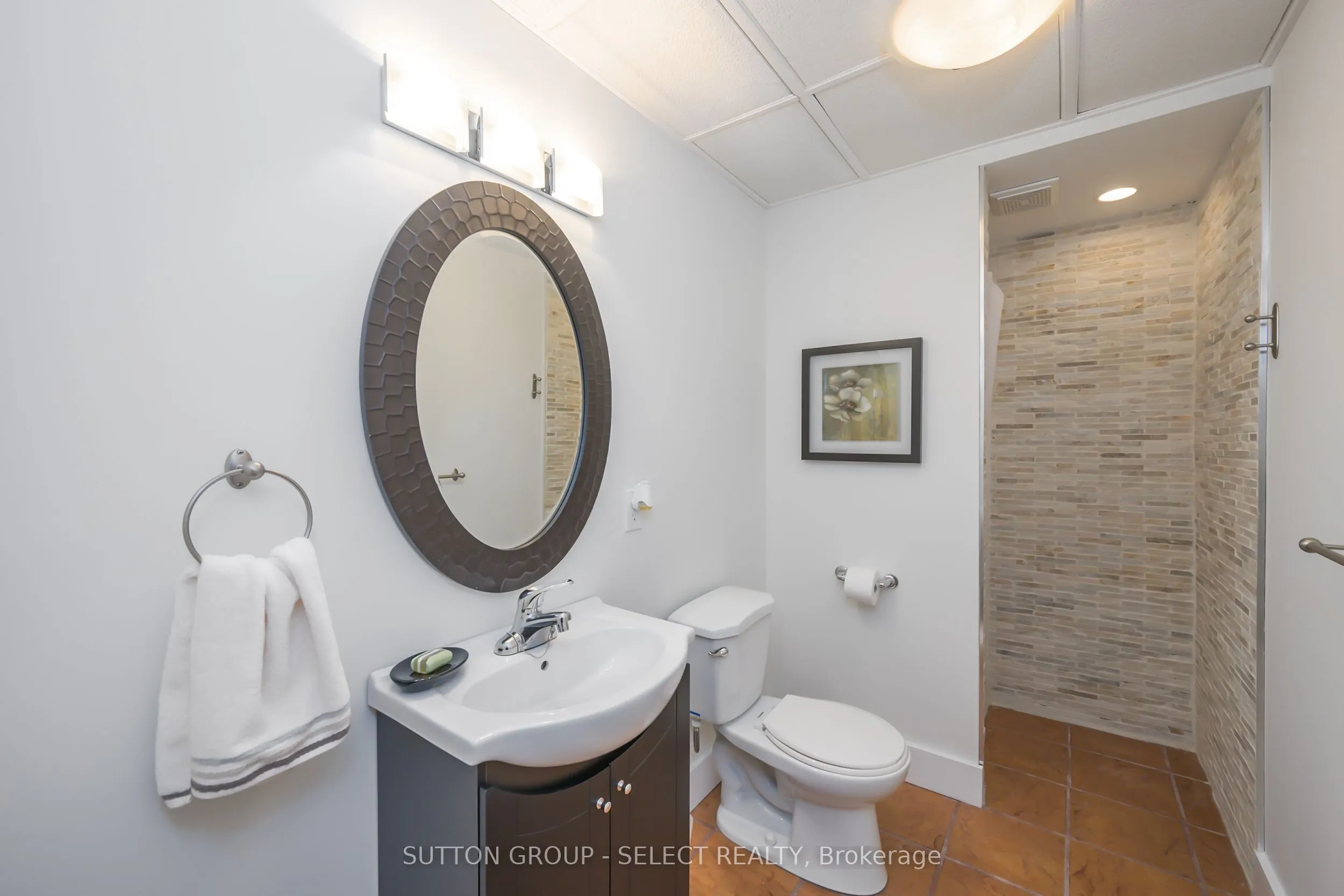 1337 Commissioners Road W, #11