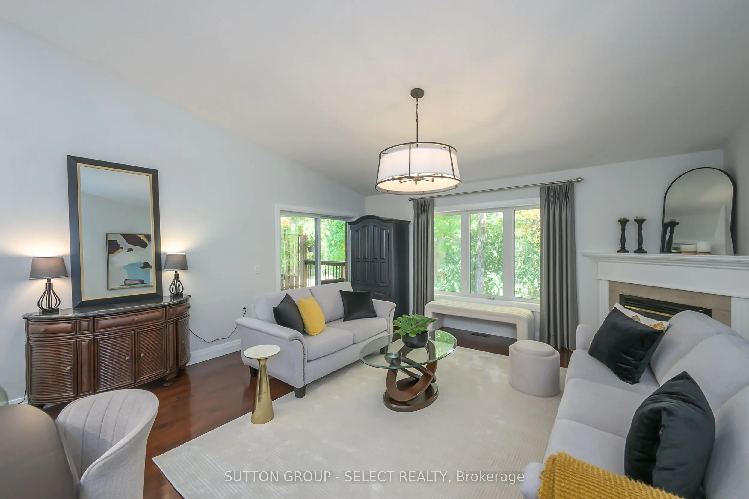 1337 Commissioners Road W, #11