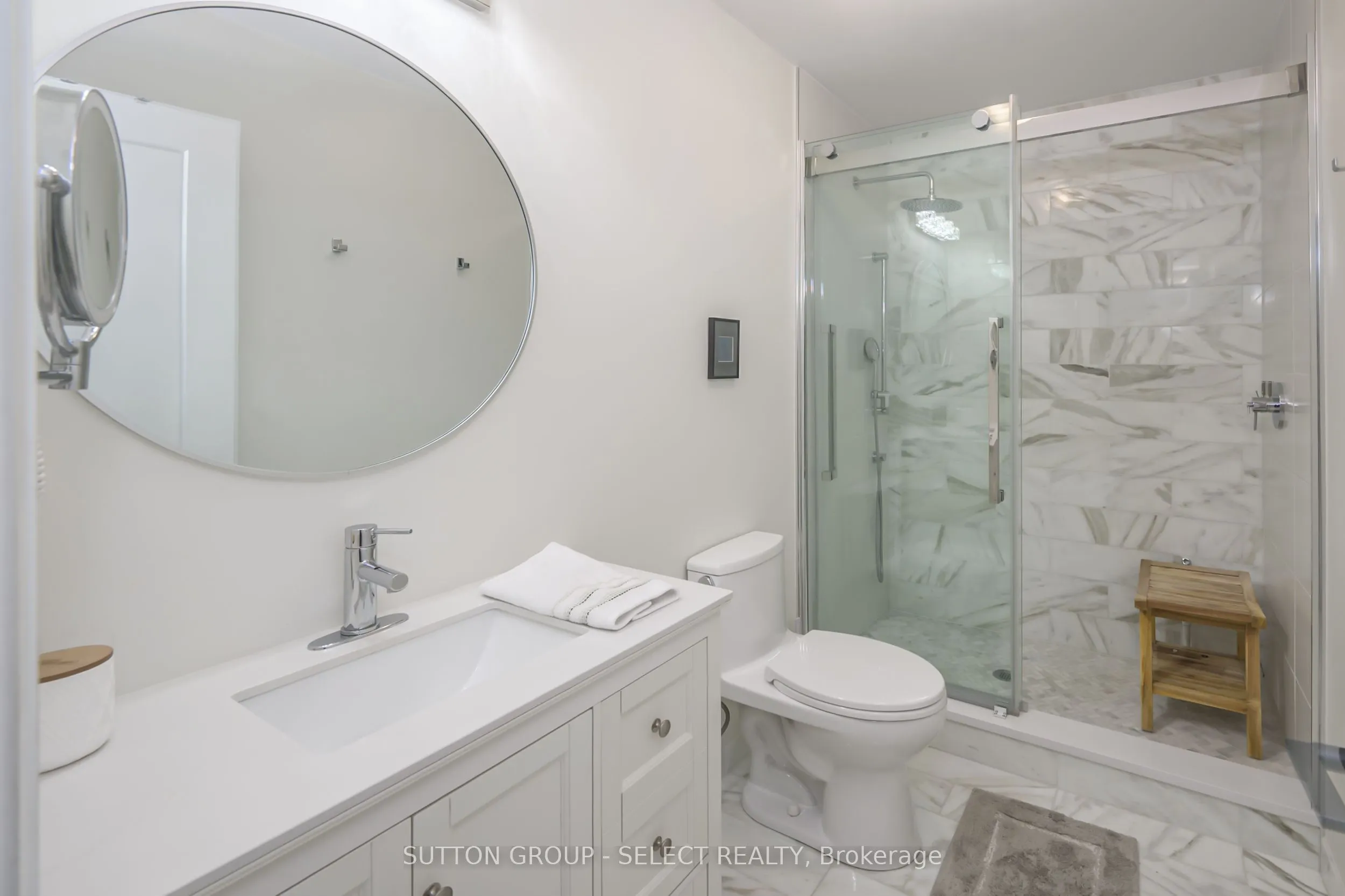 1337 Commissioners Road W, #11
