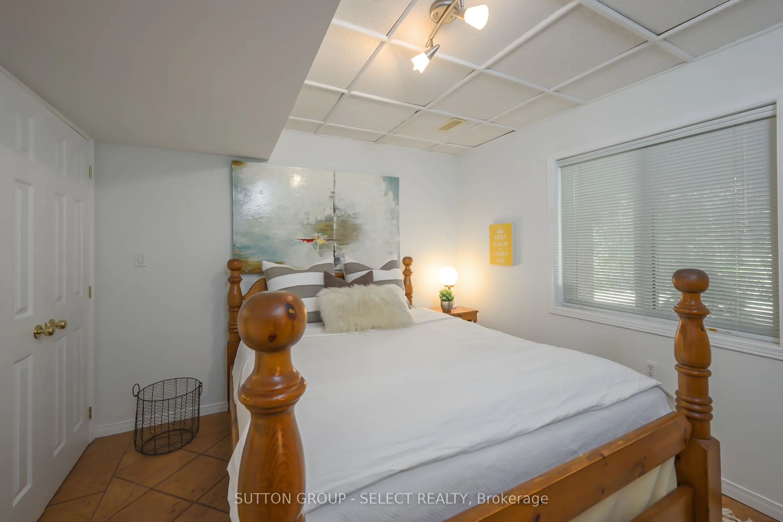 1337 Commissioners Road W, #11