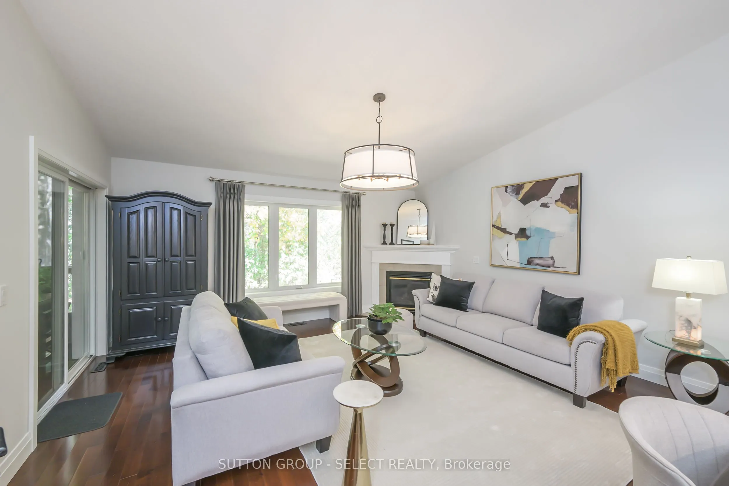 1337 Commissioners Road W, #11