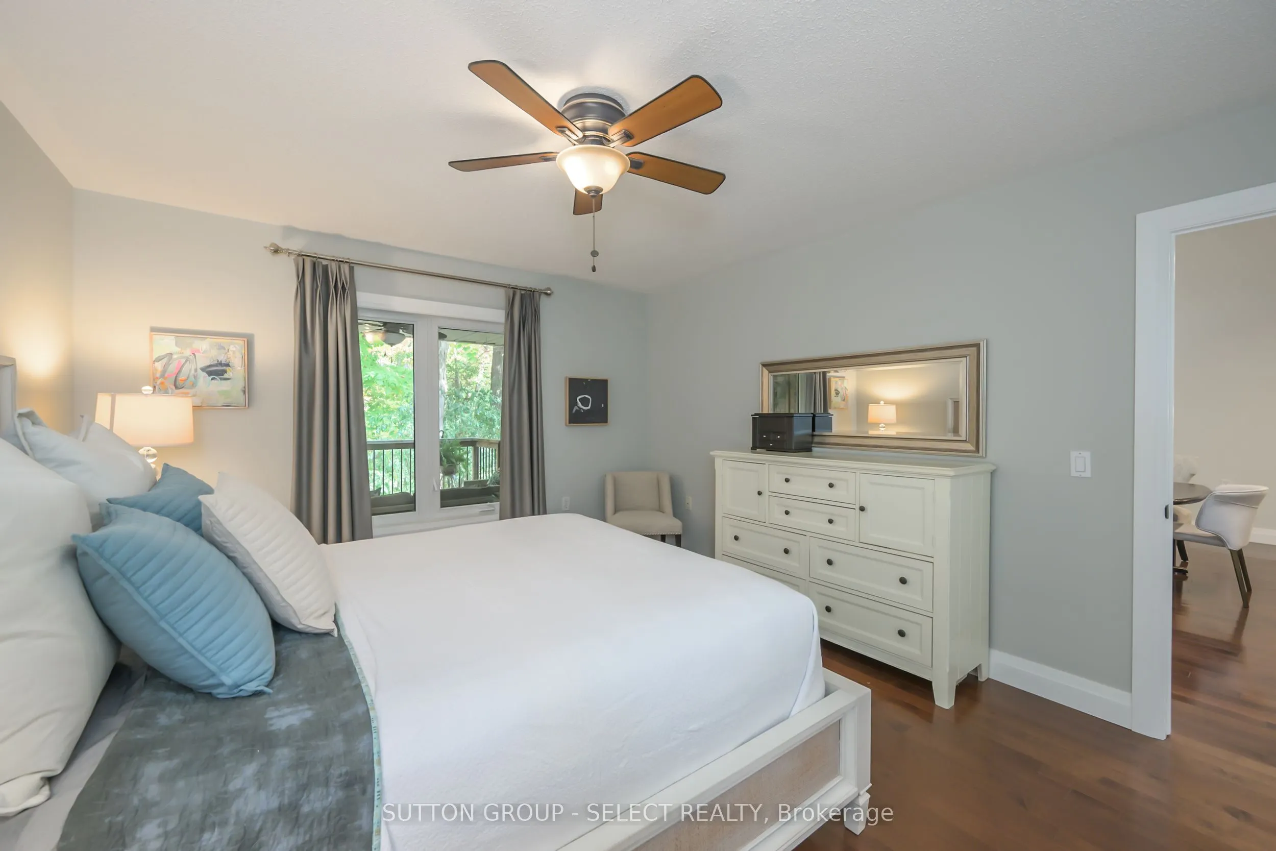 1337 Commissioners Road W, #11