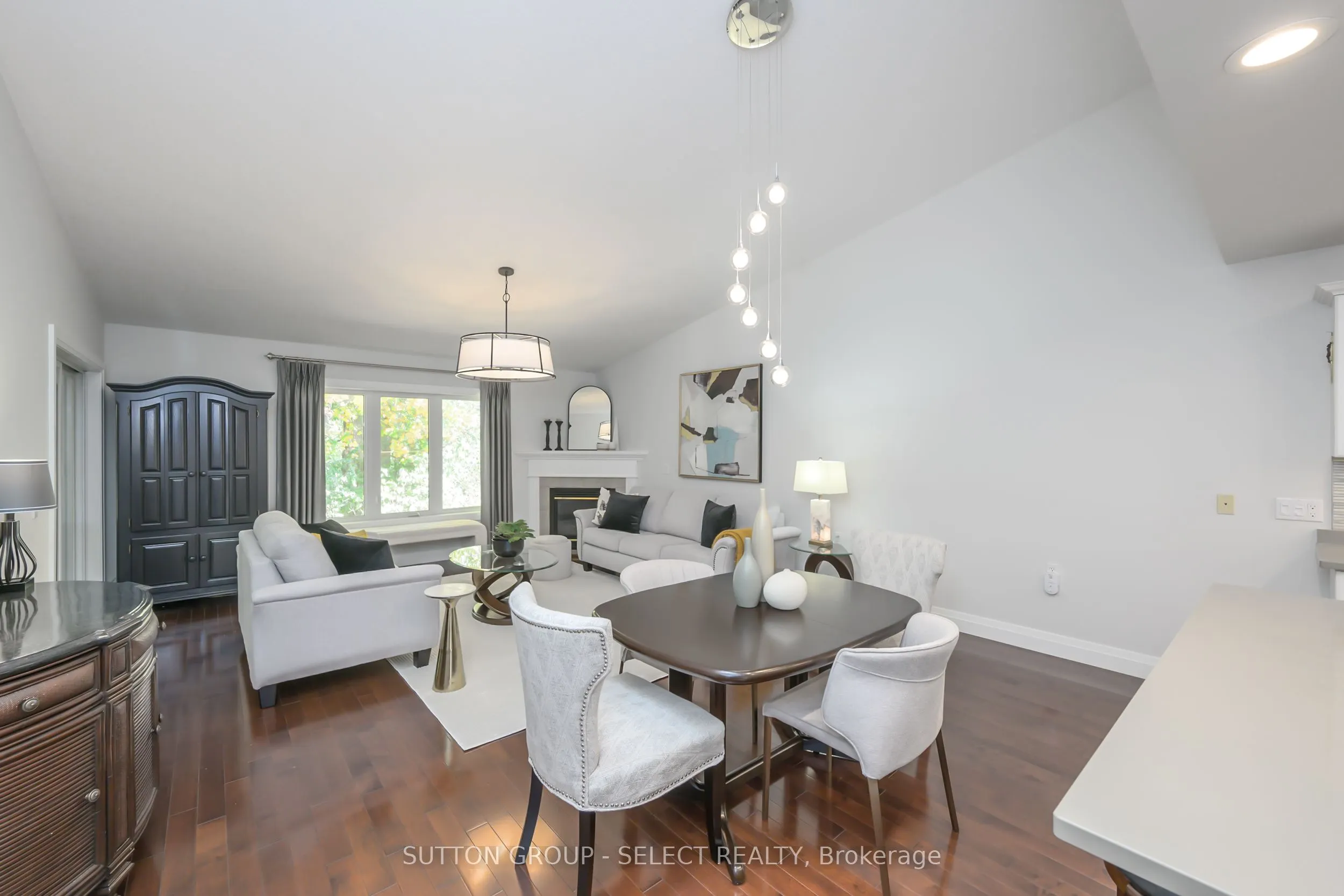1337 Commissioners Road W, #11