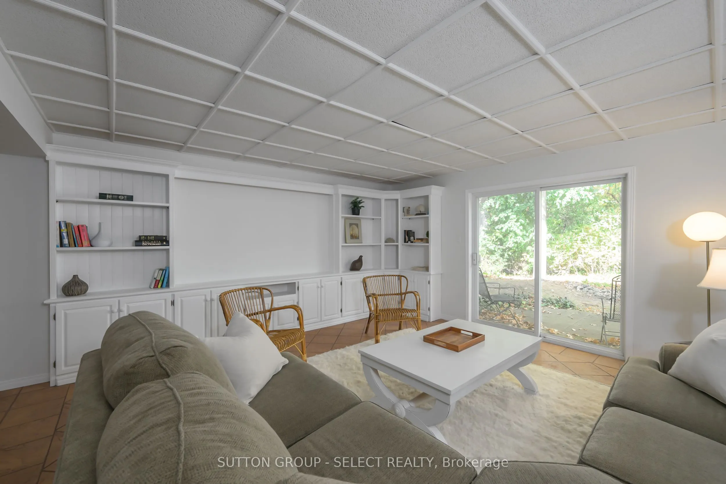 1337 Commissioners Road W, #11