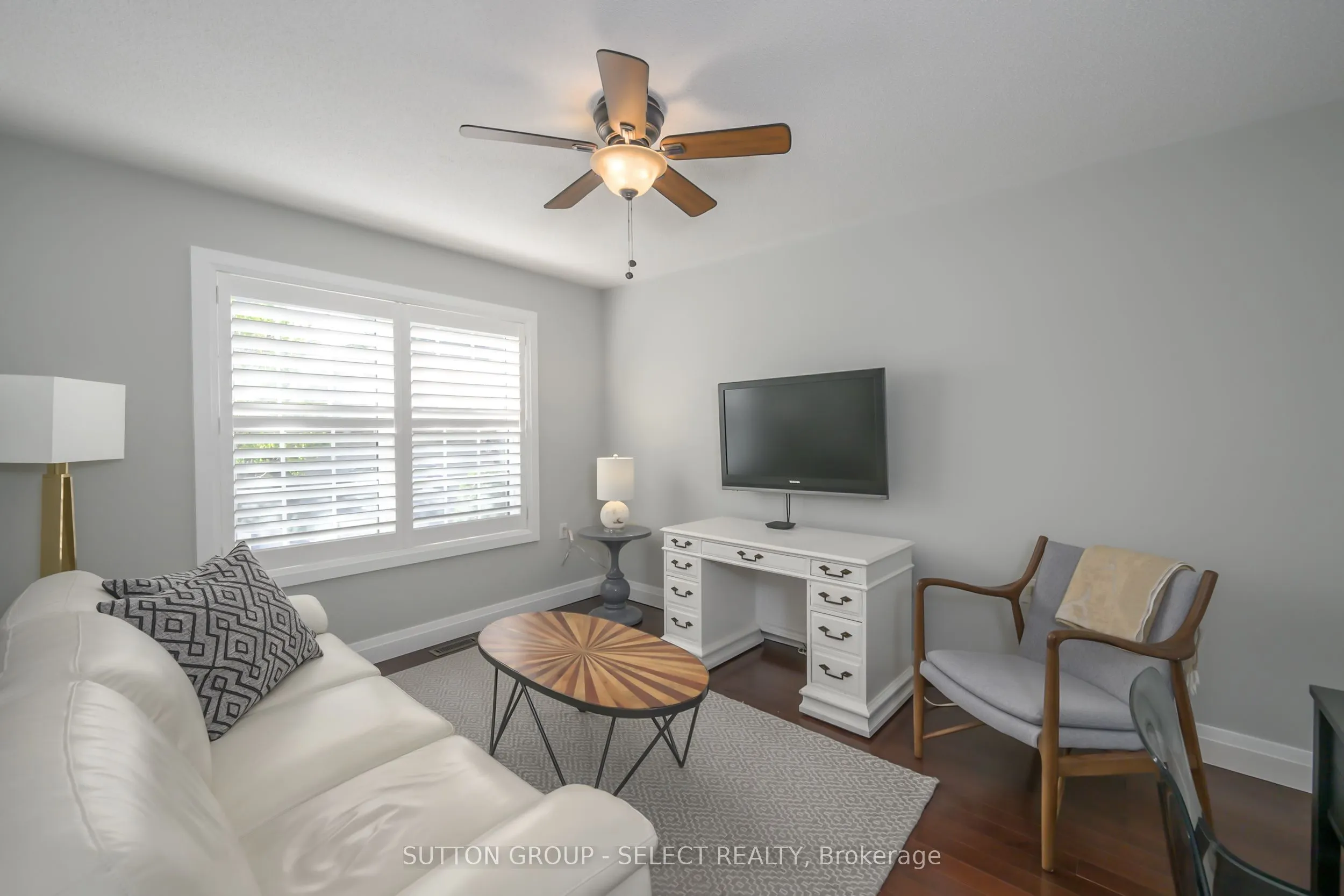 1337 Commissioners Road W, #11