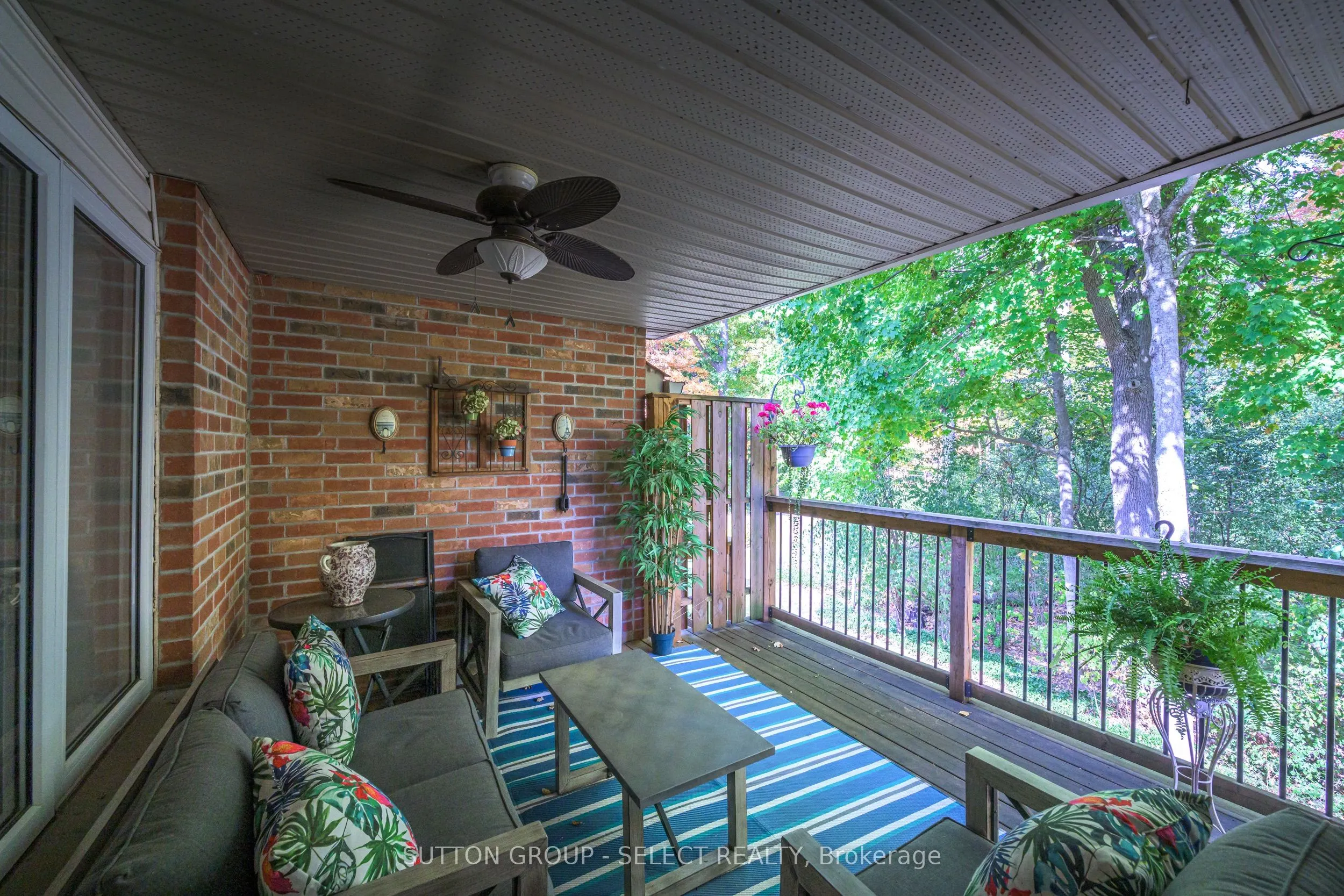 1337 Commissioners Road W, #11