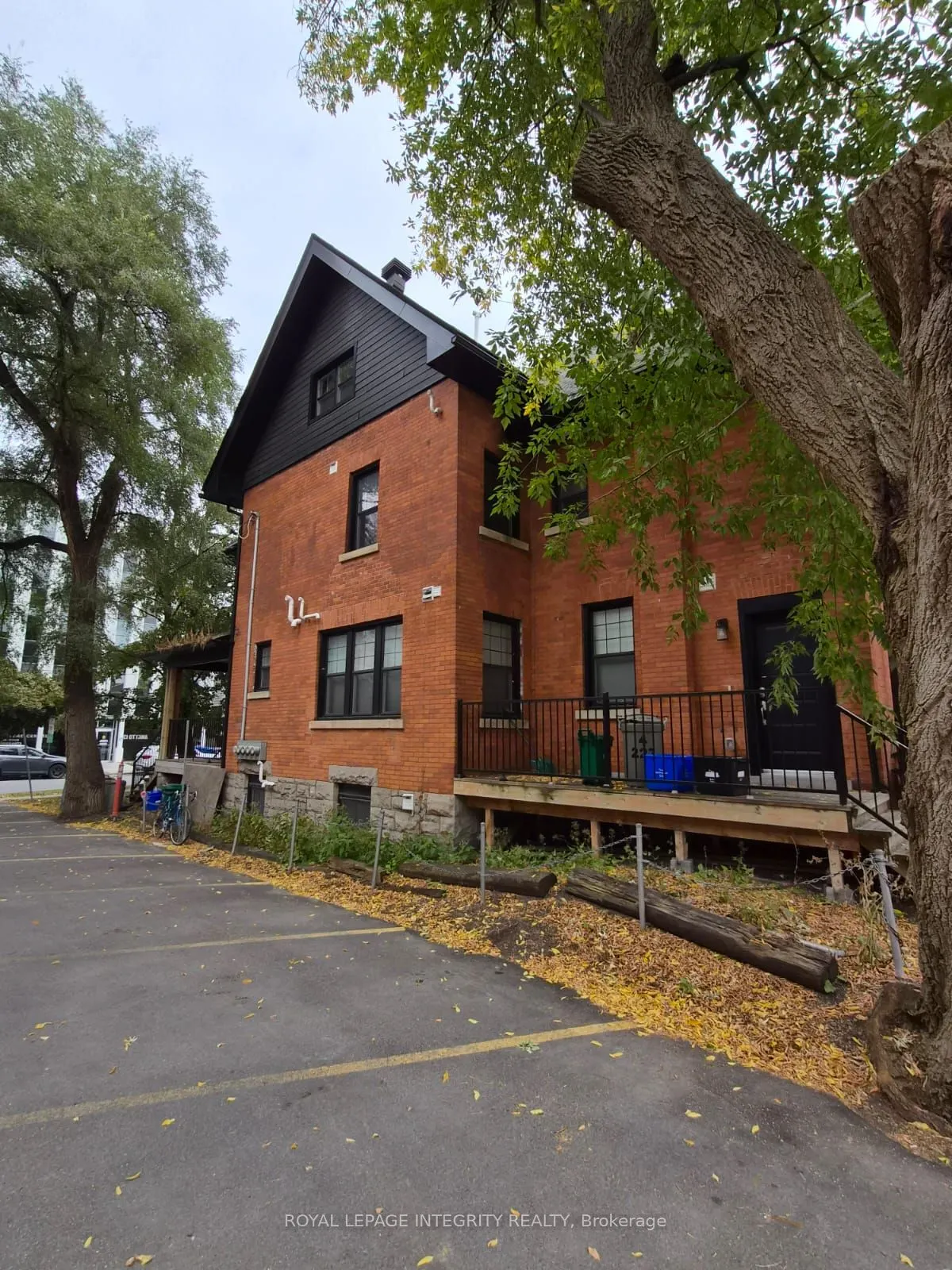 220 Argyle Avenue