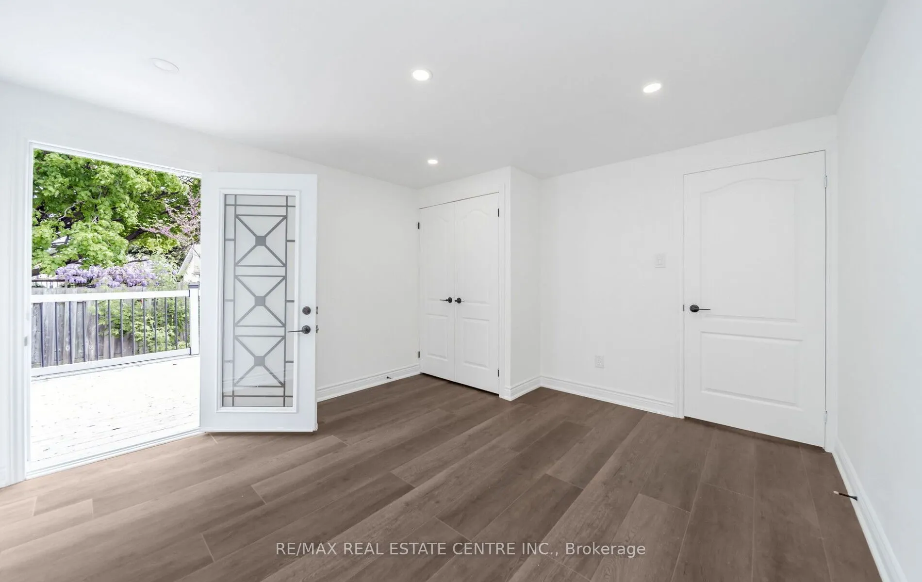 211 Dunsdon Street