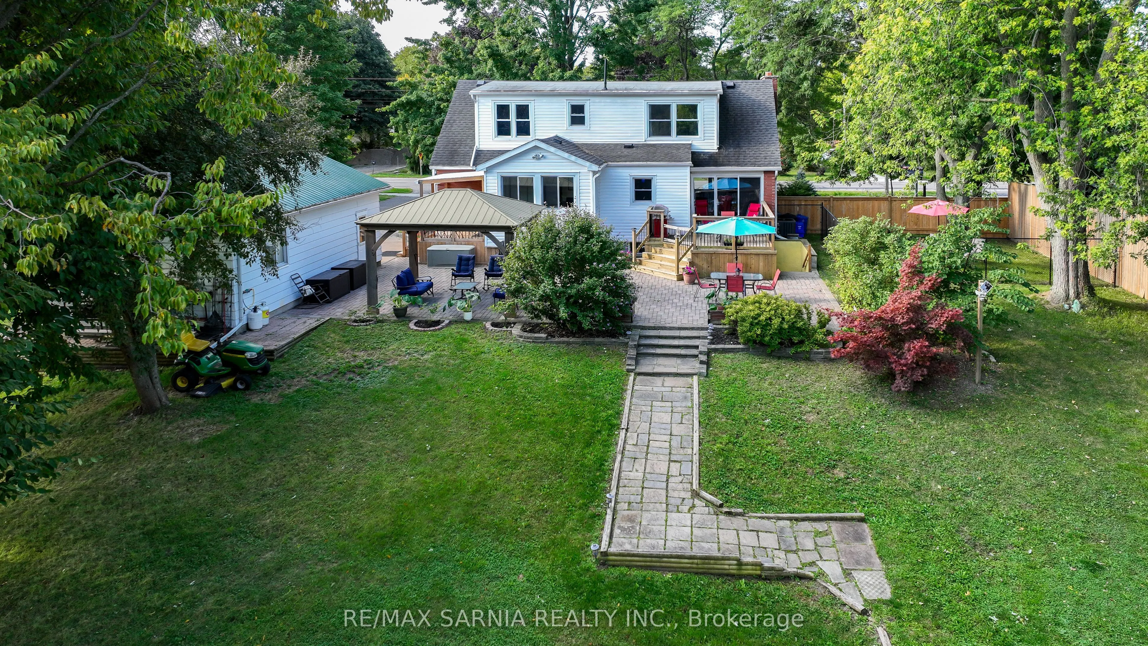 3488 Egremont Road